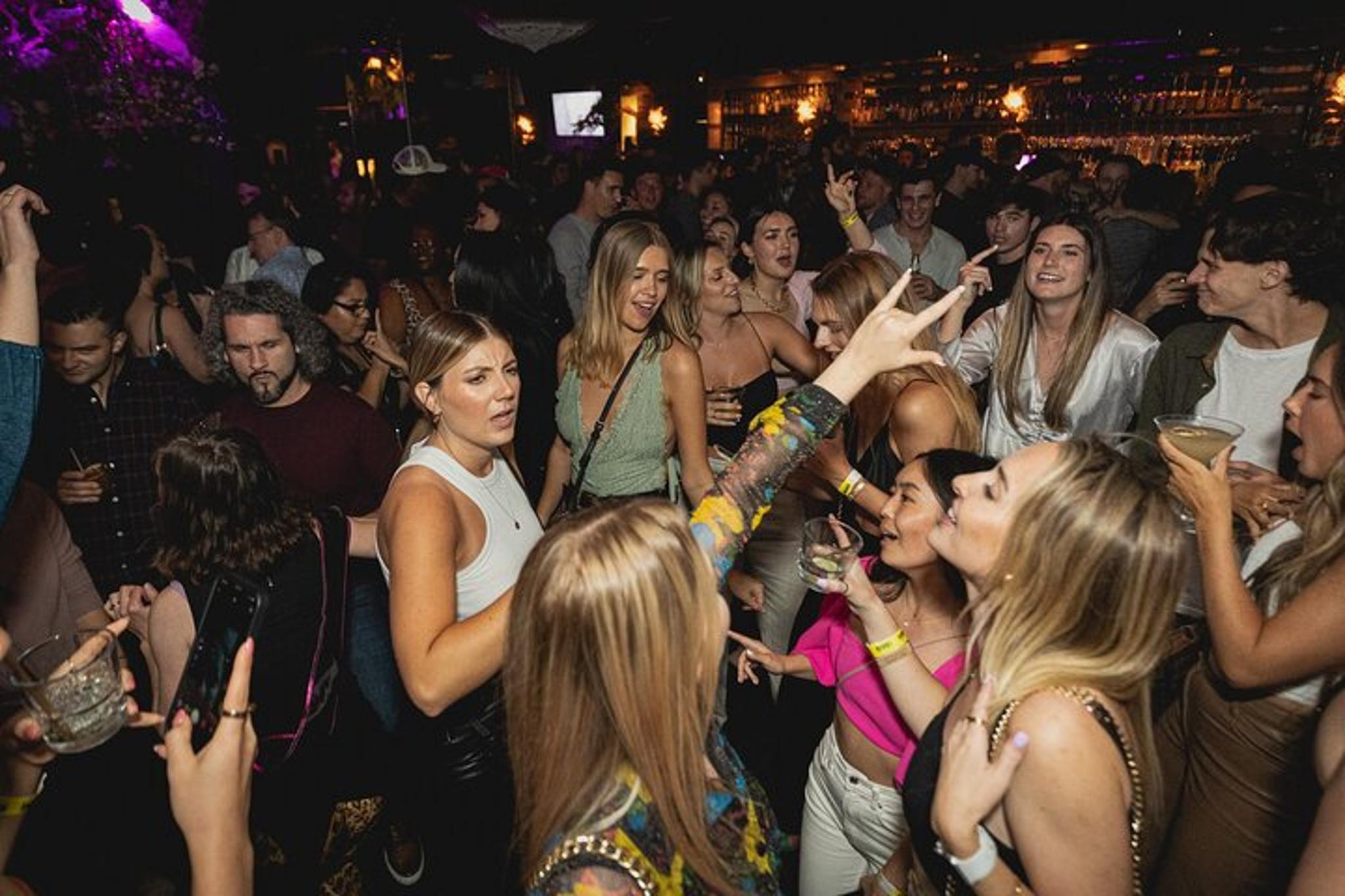 San Diego Beach Bar Tour - Image 4