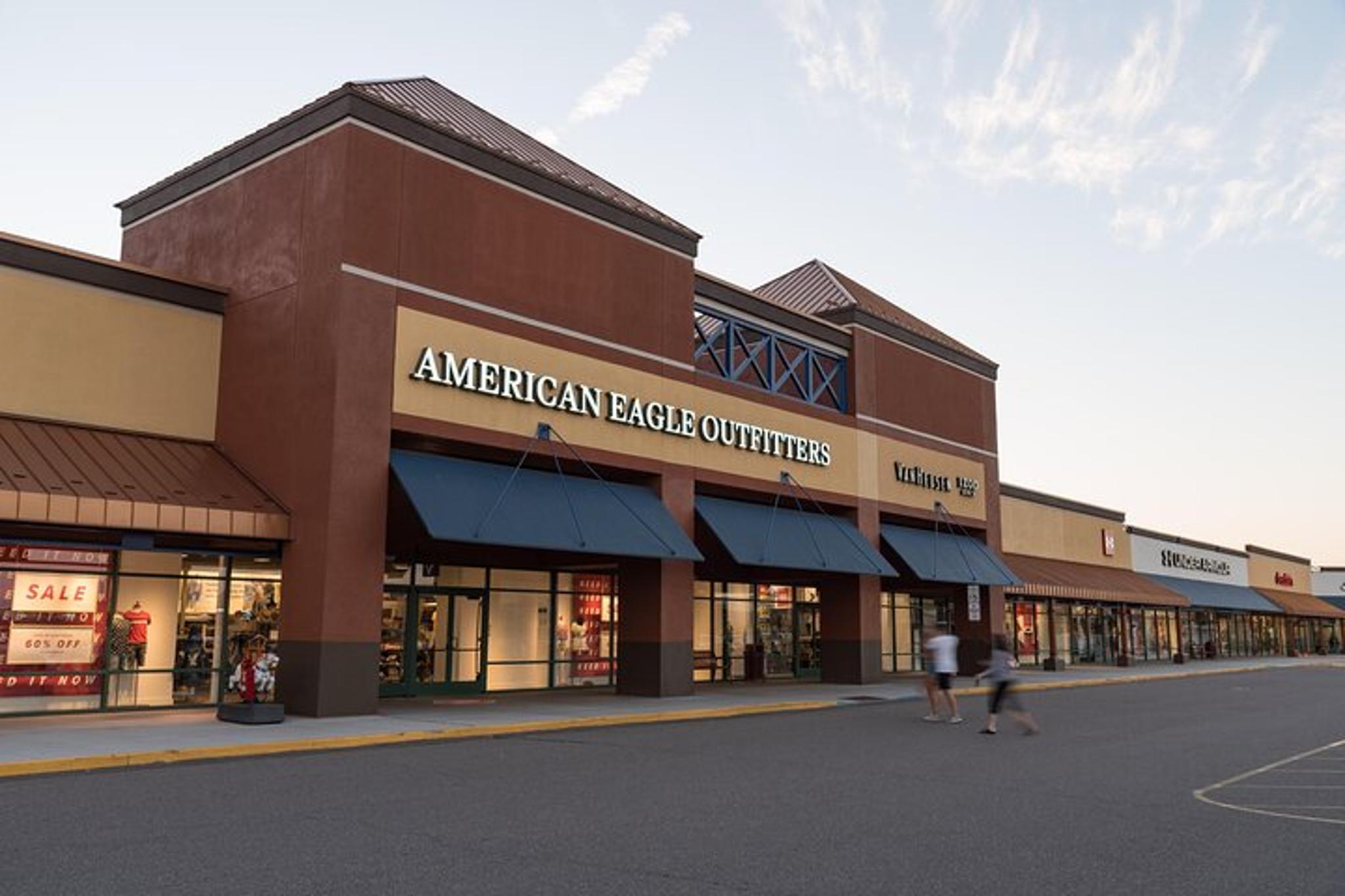 Minneapolis Shopping Tour to Albertville Outlets