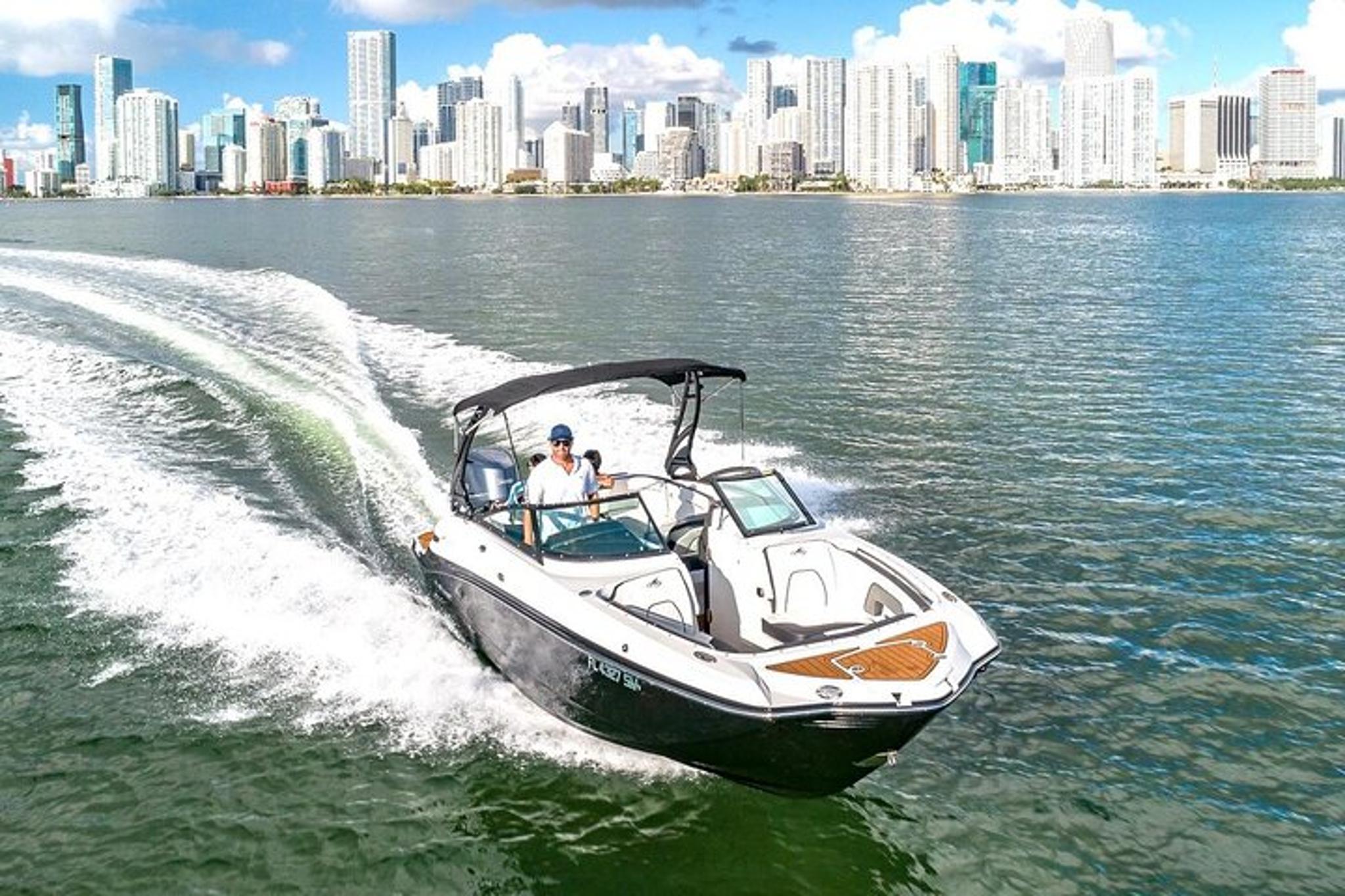Miami Biscayne Bay Private Boat Experience - Image 1