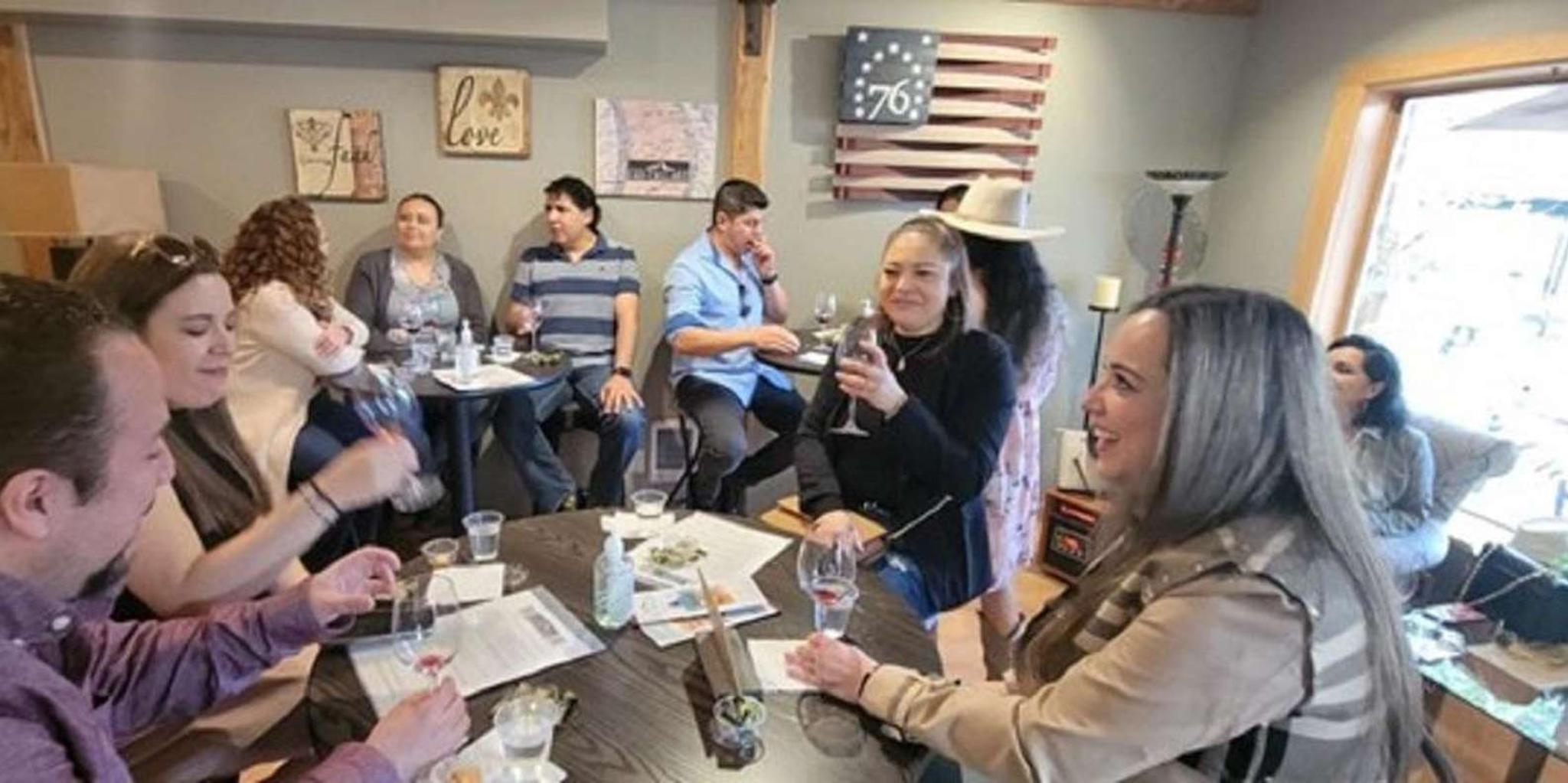 Seattle Wine Tasting and Lunch Experience