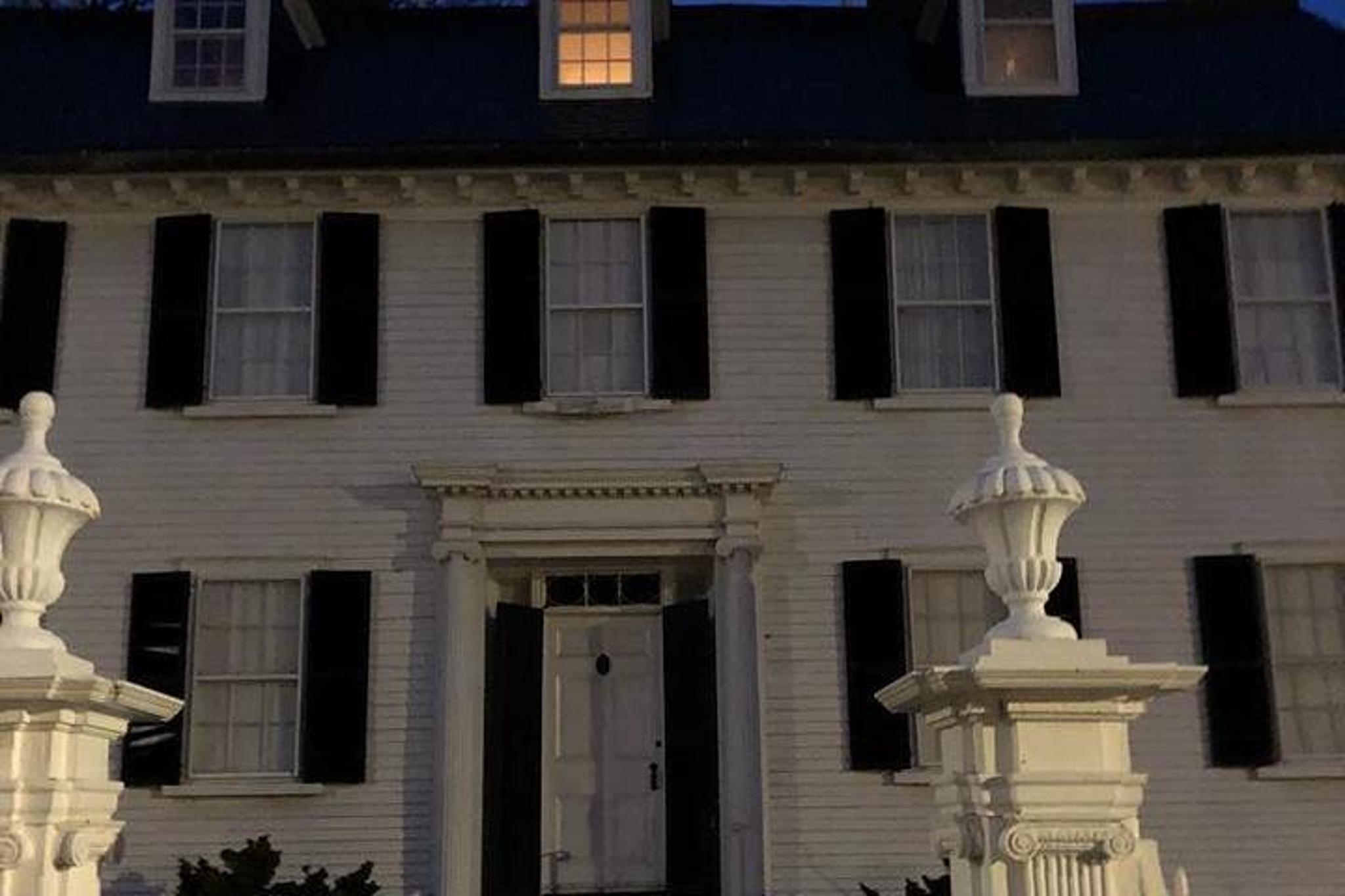 Salem Ghost & Paranormal Walking Tour - Image 6
