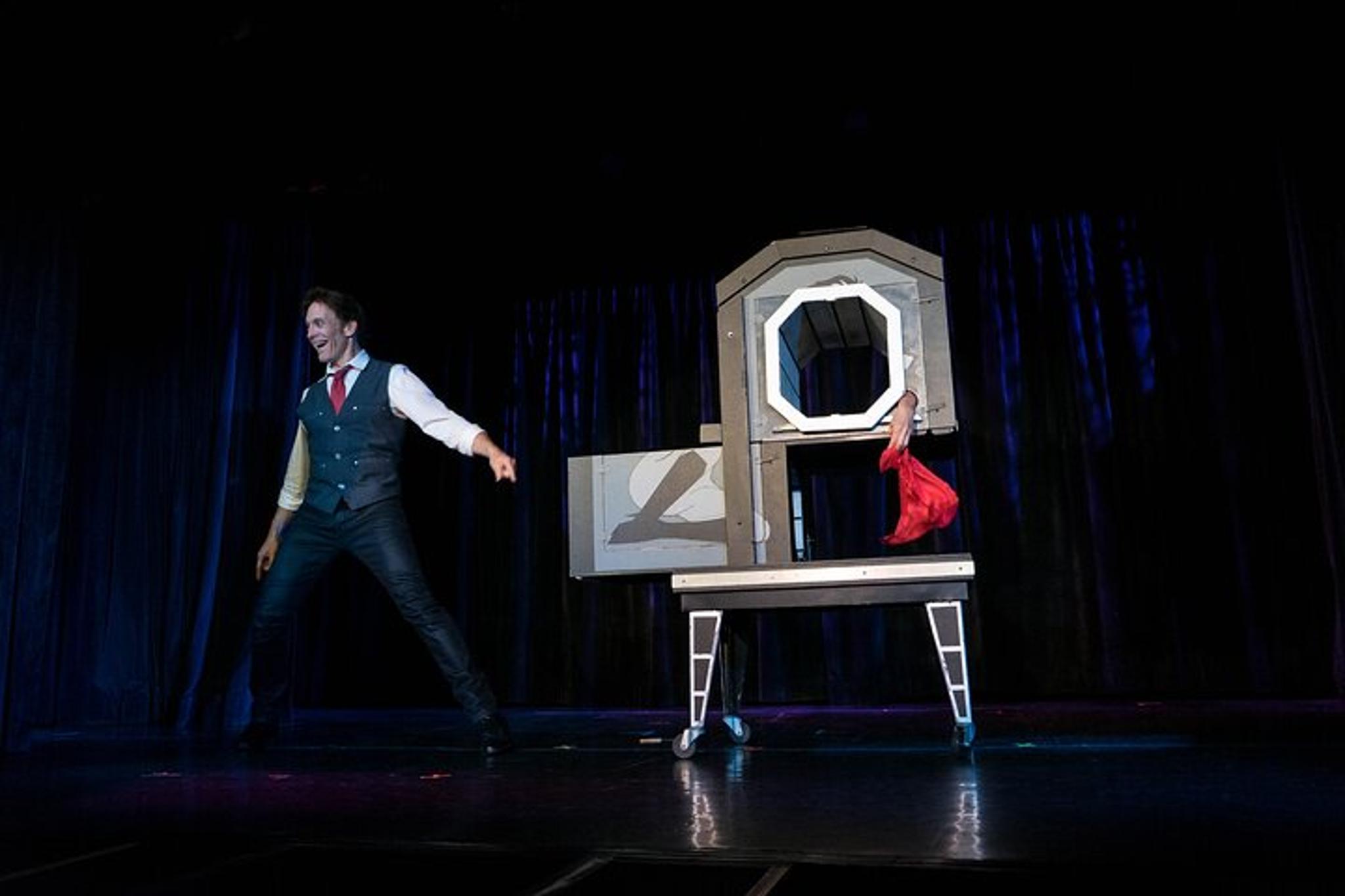 Las Vegas Magic Show at Planet Hollywood 75 min - Image 4