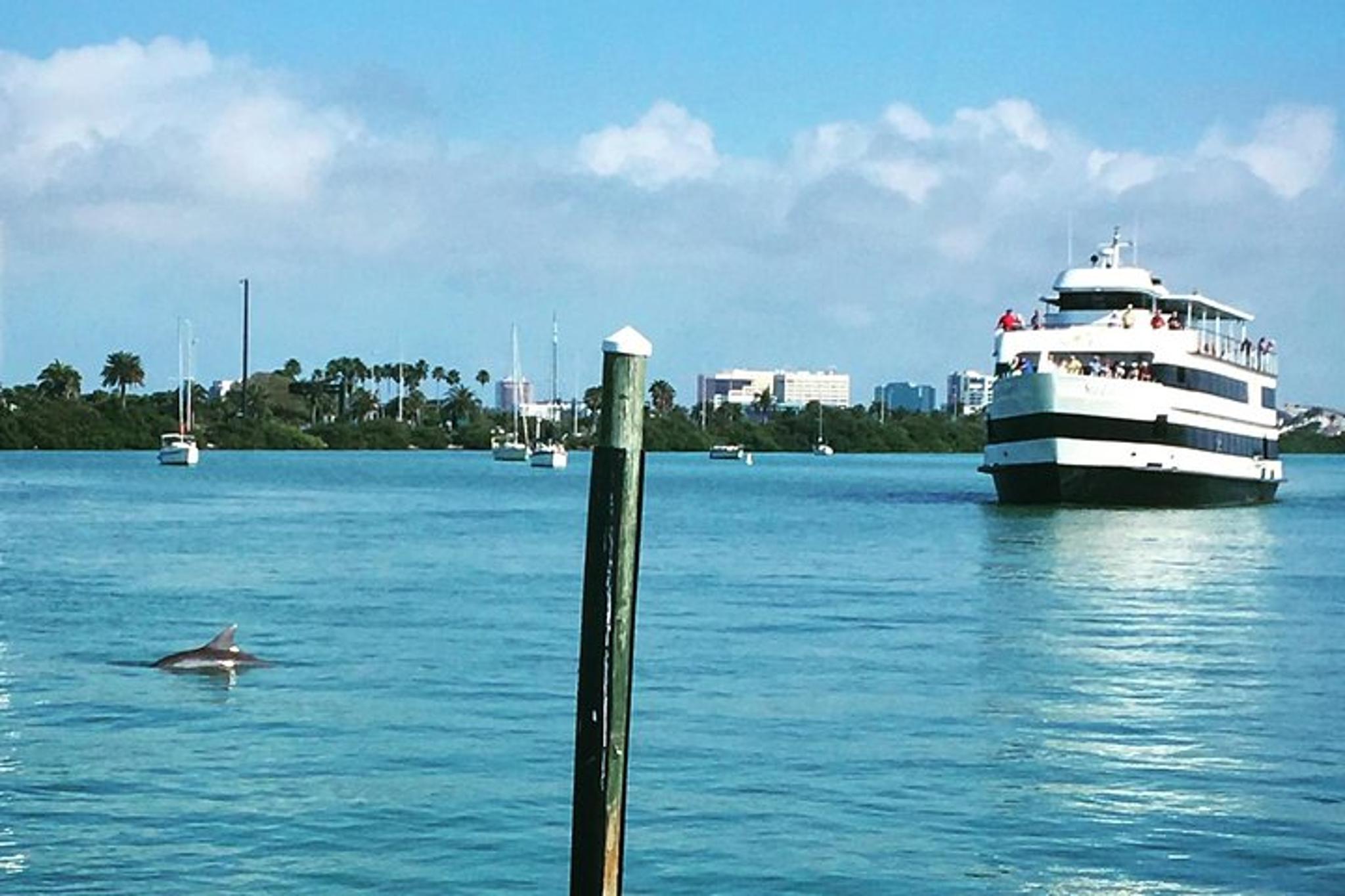 Clearwater Yacht Sightseeing Cruise - Image 2