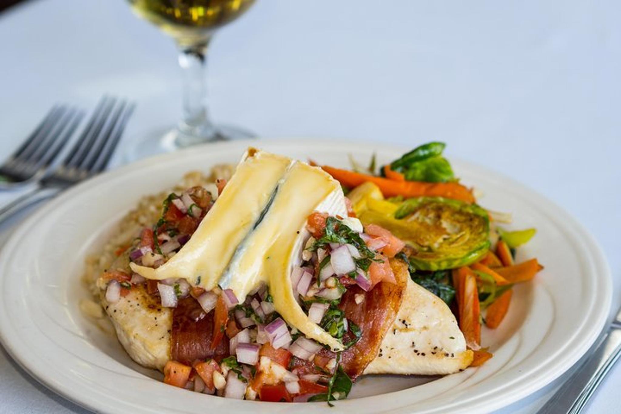 Portland Lunch Cruise on Willamette River 2 hr - Image 4