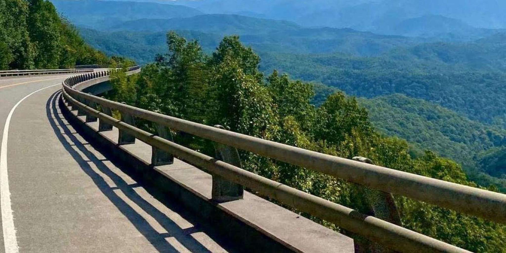 Pigeon Forge Smoky Mountains Tour - Image 1