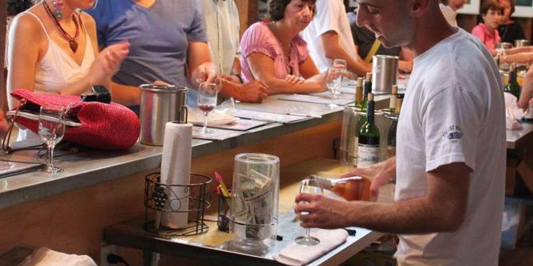 Long Island Wine Tasting Tour with Lunch from Manhattan - Image 3