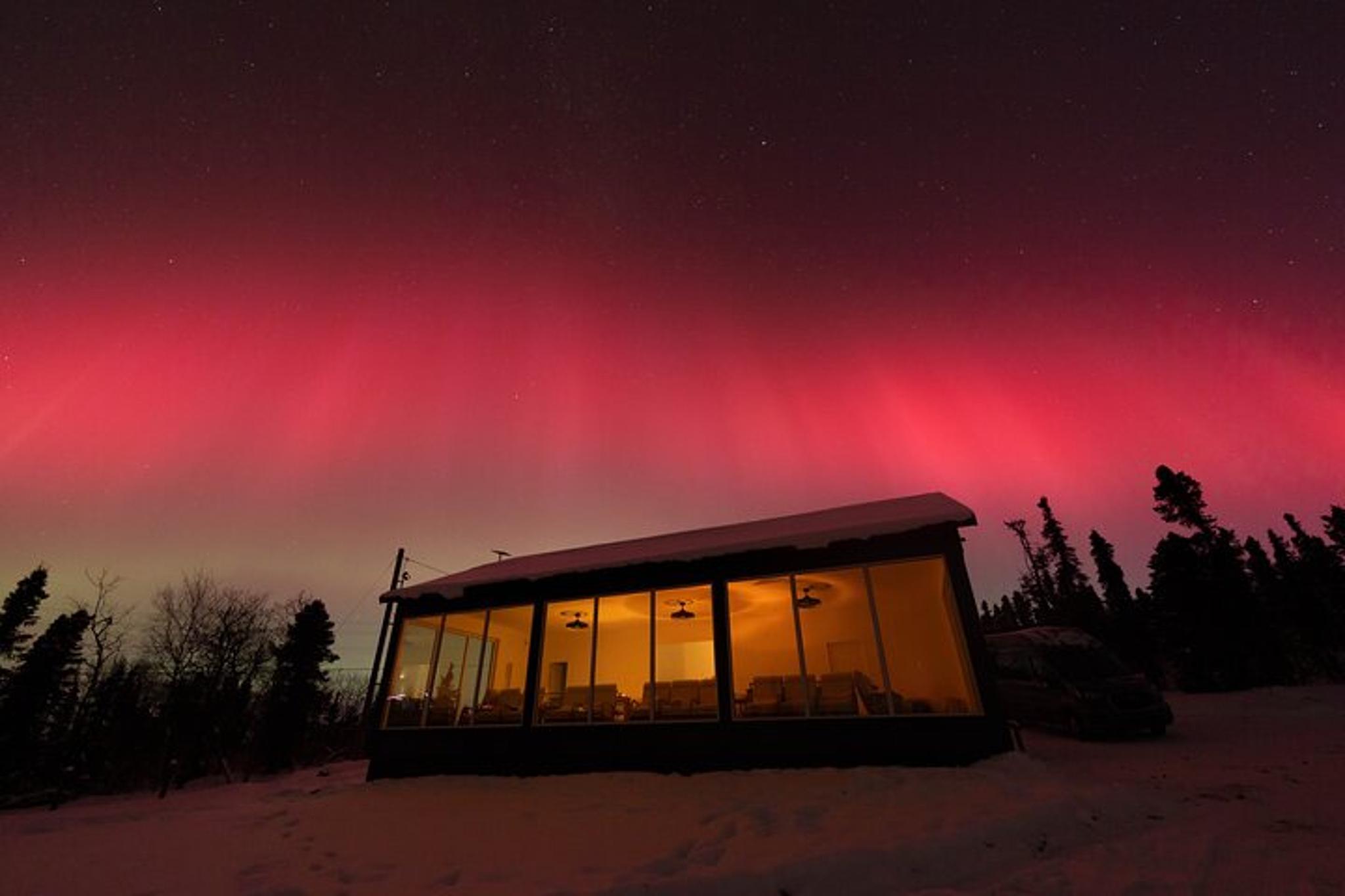 Fairbanks Northern Lights Glass House Experience - Image 6