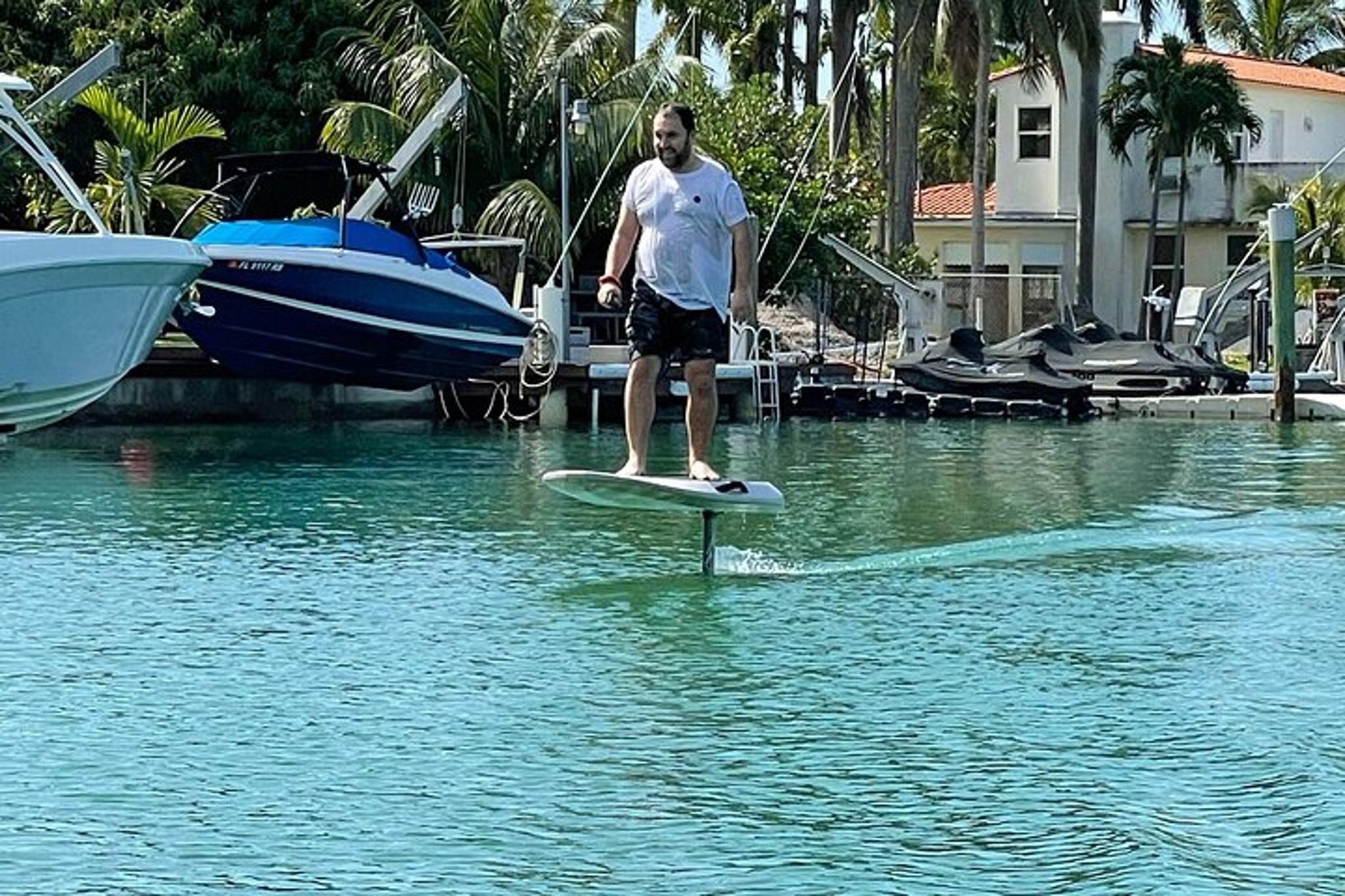 New York E-Foil Surfing Experience 90 min - Image 1