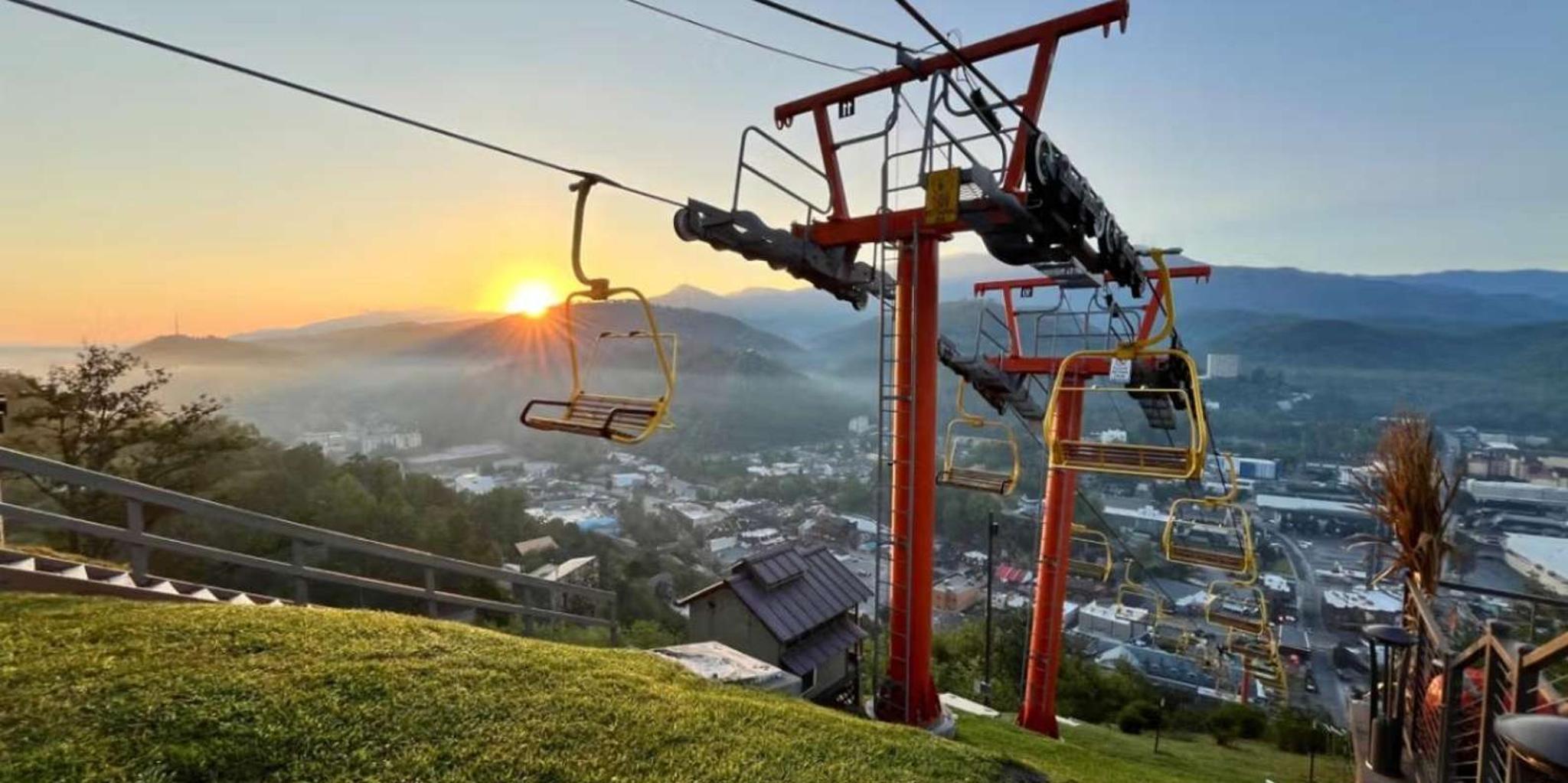 Gatlinburg Ghost Tour and SkyPark Experience - Image 1