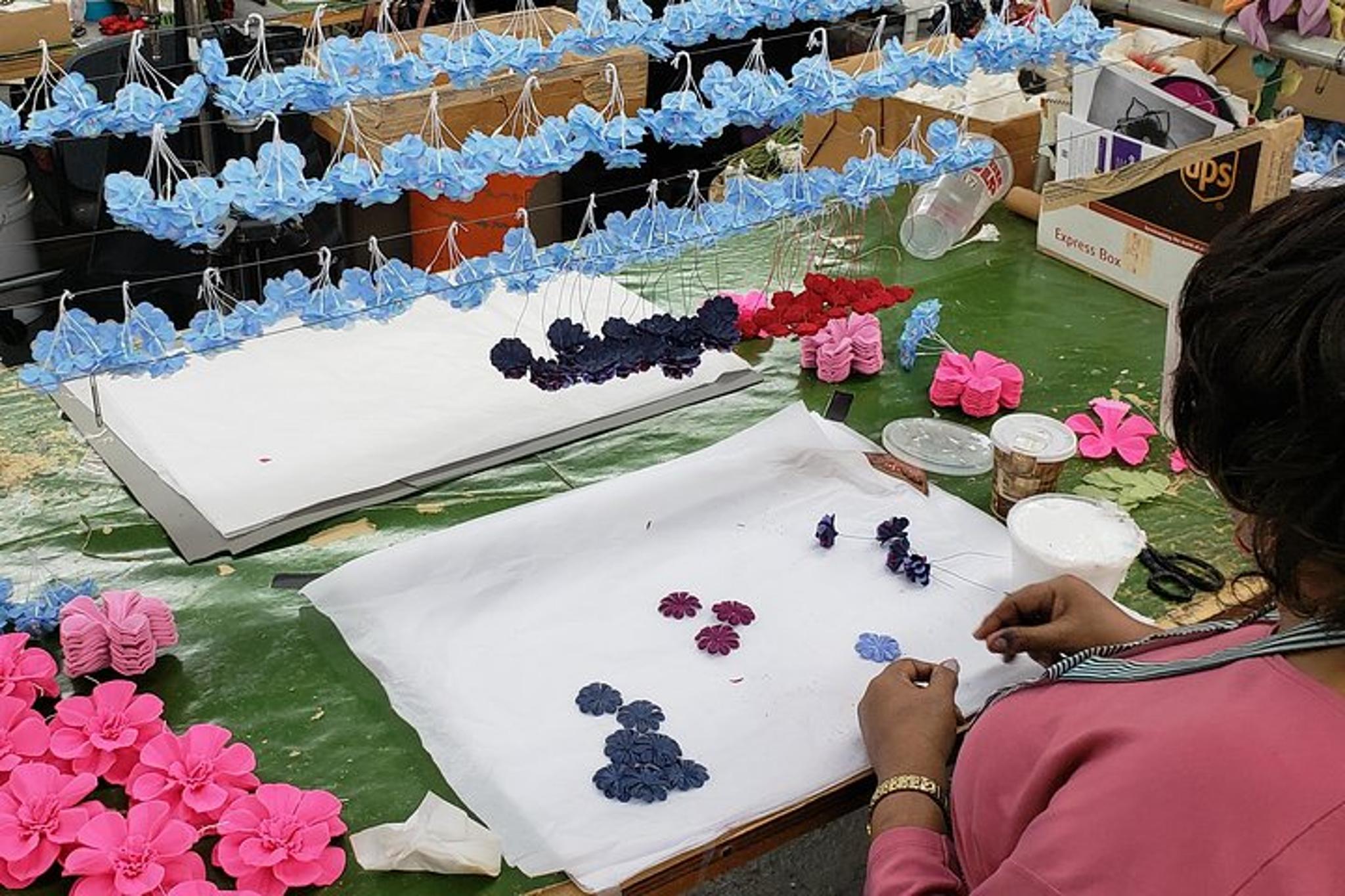 New York Factory Tour M&S Schmalberg Flowers 45 Min - Image 5