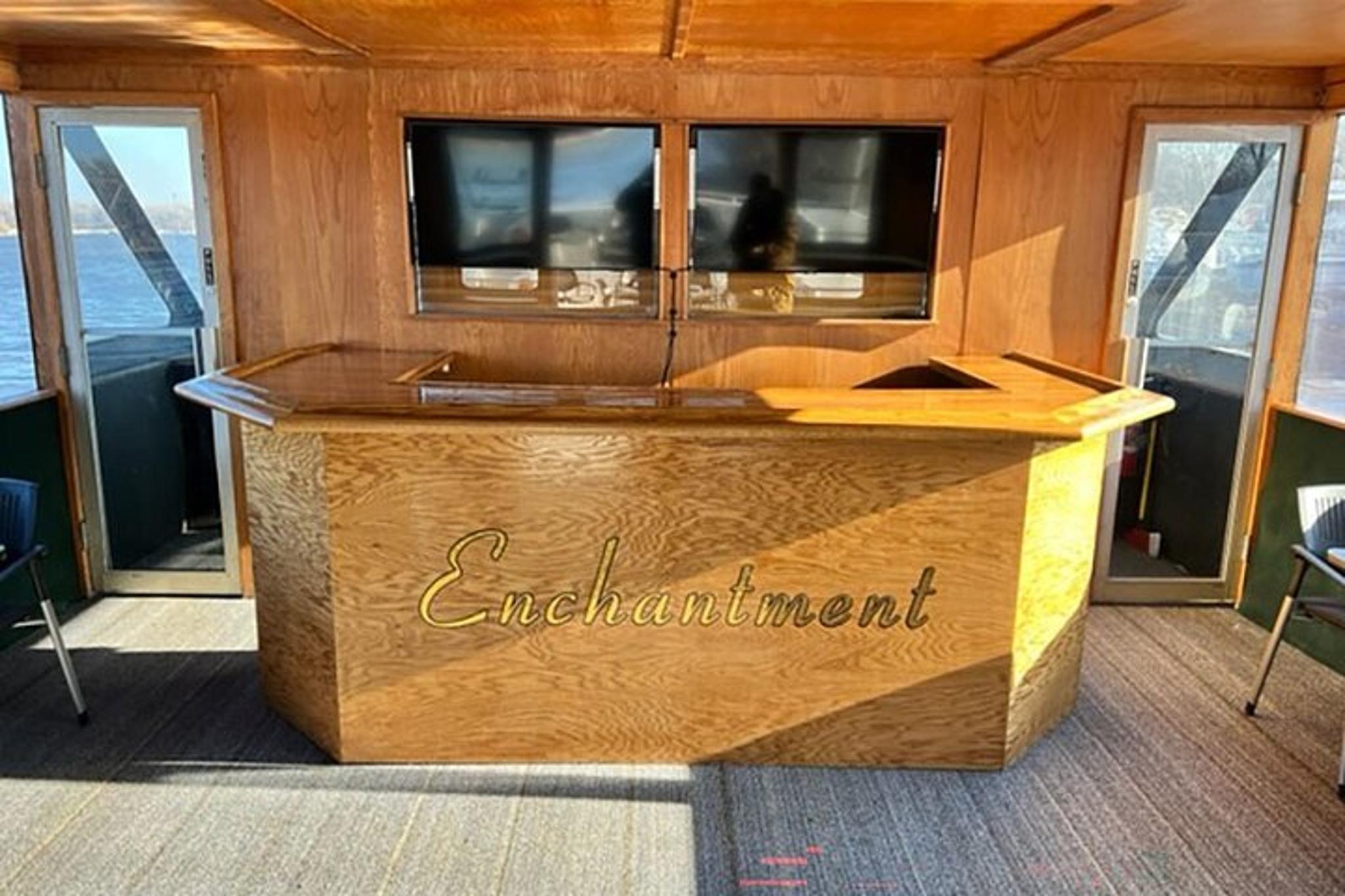 Chicago Skyline Party Cruise on Lake Michigan - Image 6