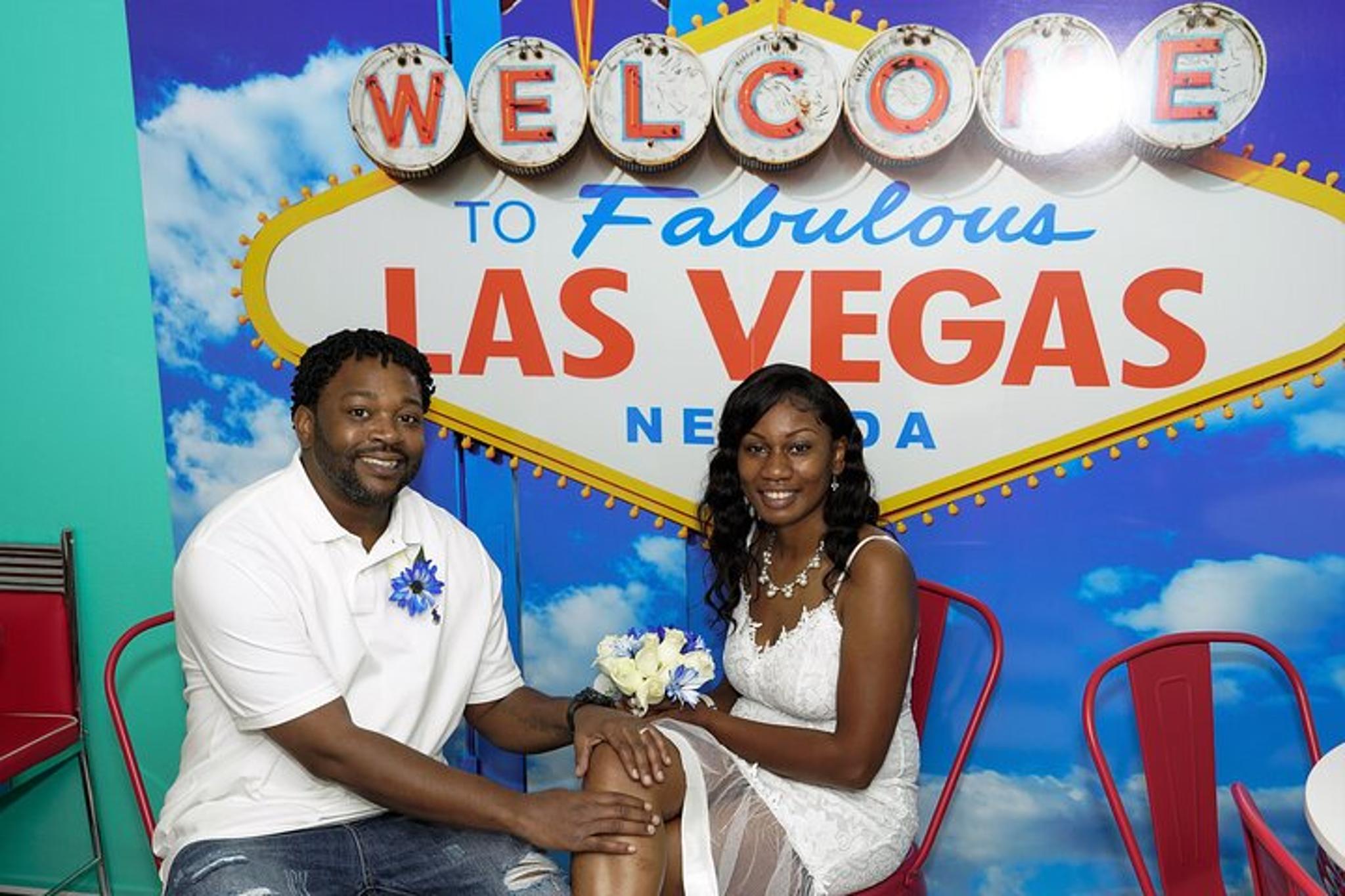 Las Vegas Chapel Row Limousine Tour - Image 4