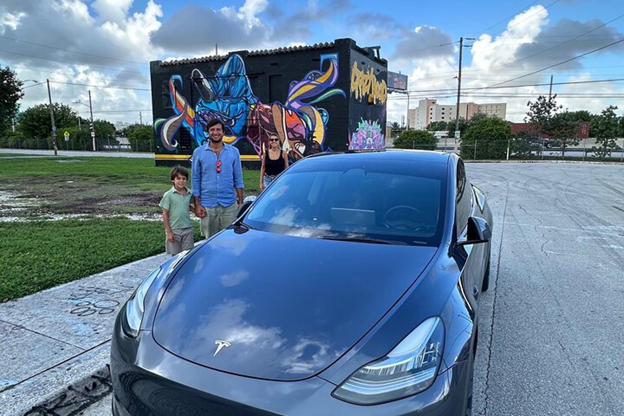 Miami City Tour in Tesla - Image 3