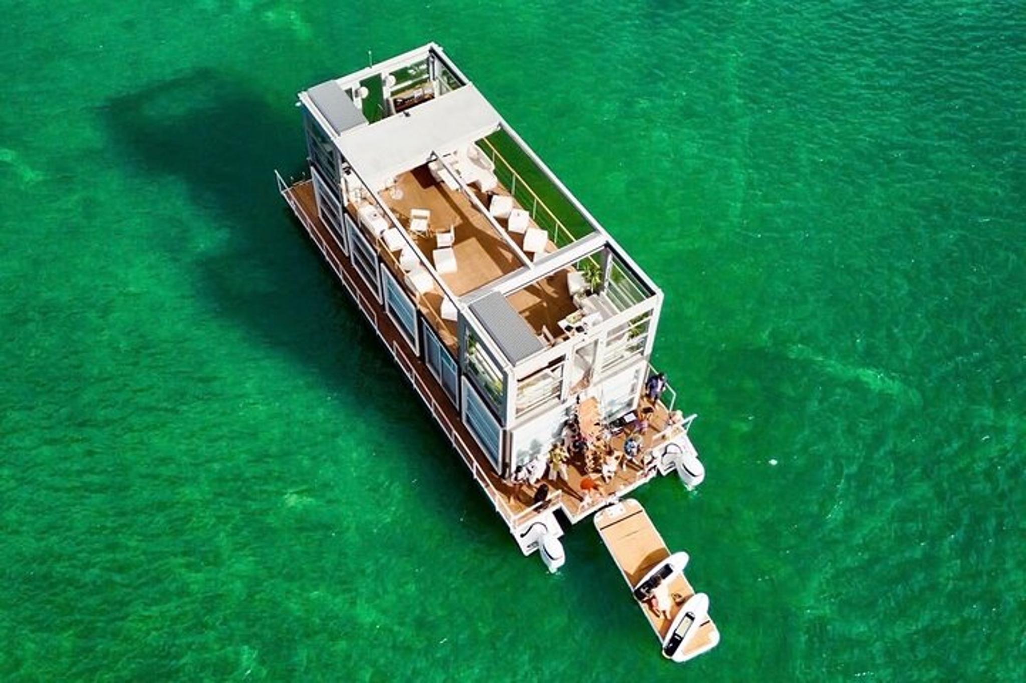 Miami Yacht Rental Private Water Villa 4 hr - Image 5