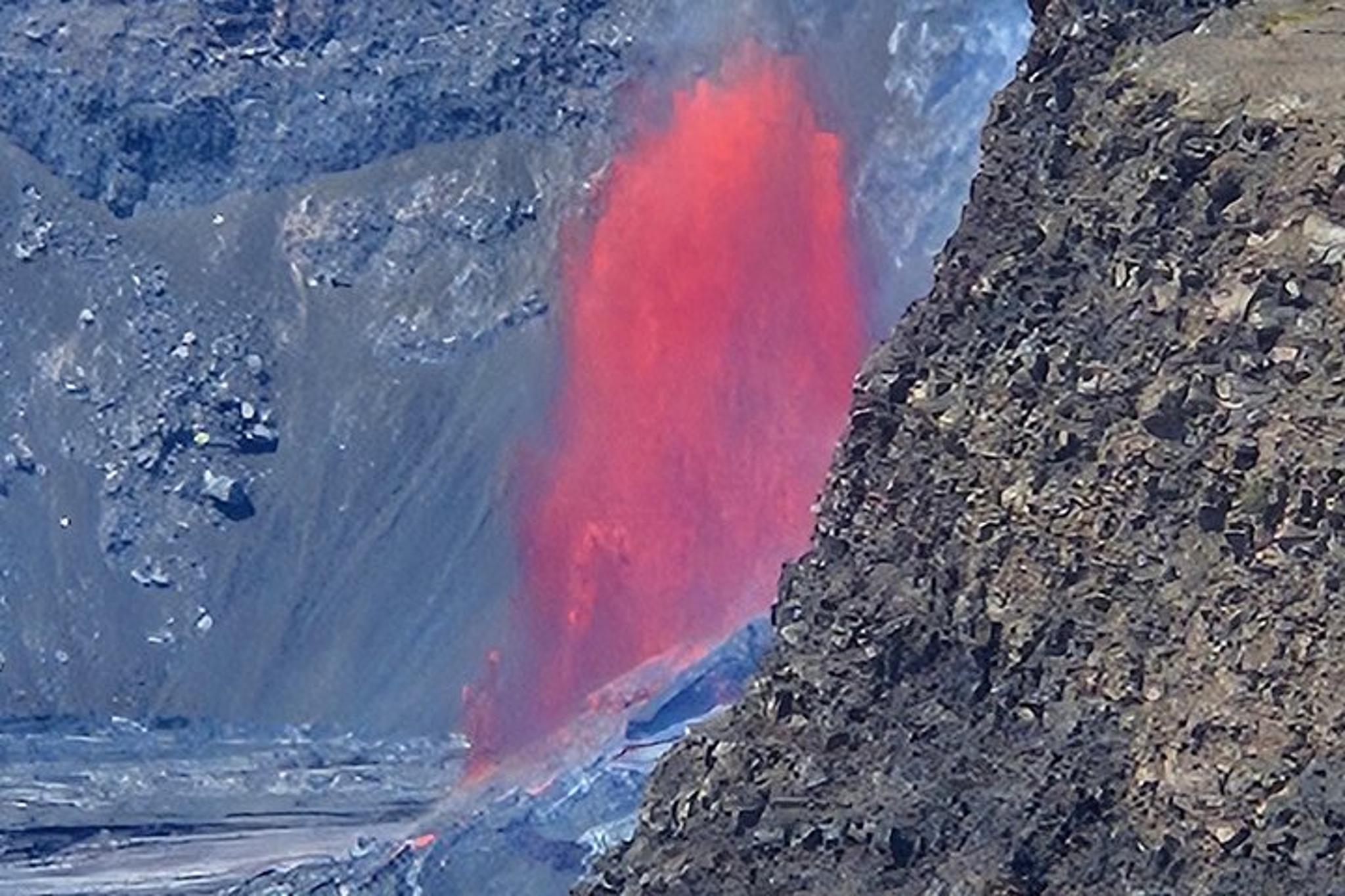 Hilo Waterfalls and Volcanoes Tour - Image 5