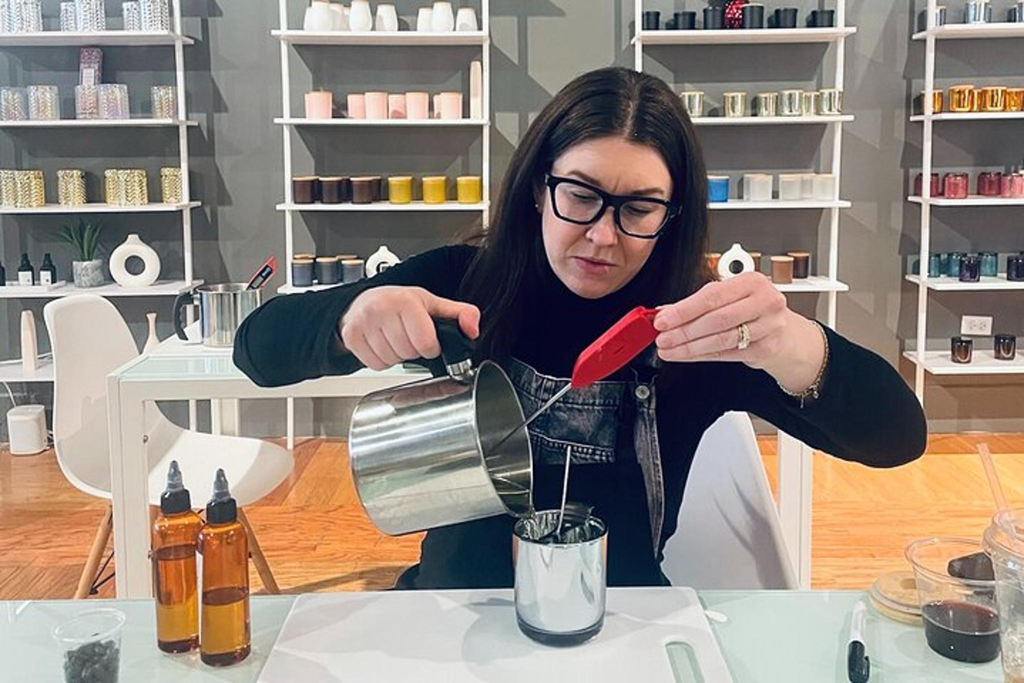 Chicago Candle Making Class on Magnificent Mile - Image 6