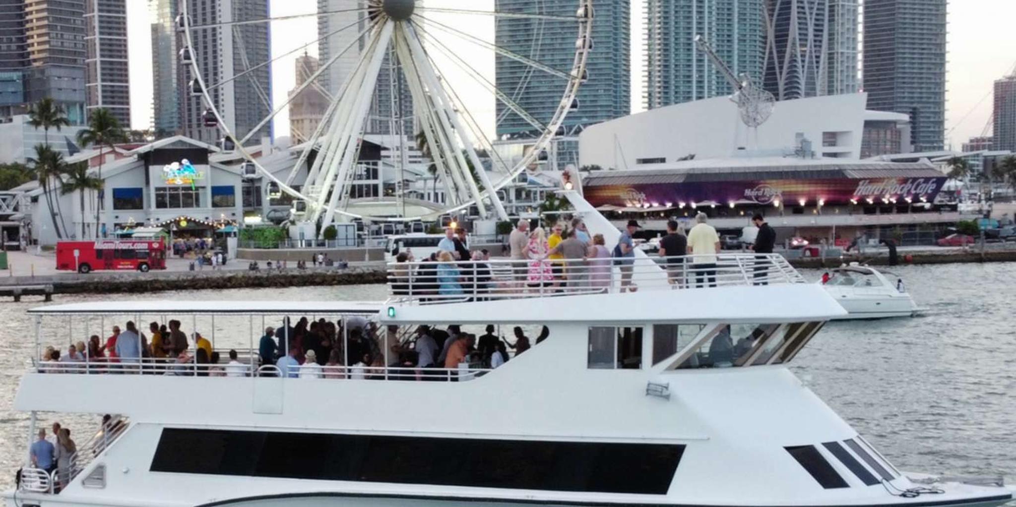 Miami Yacht Nightclub Cruise with Open Bar - Image 2
