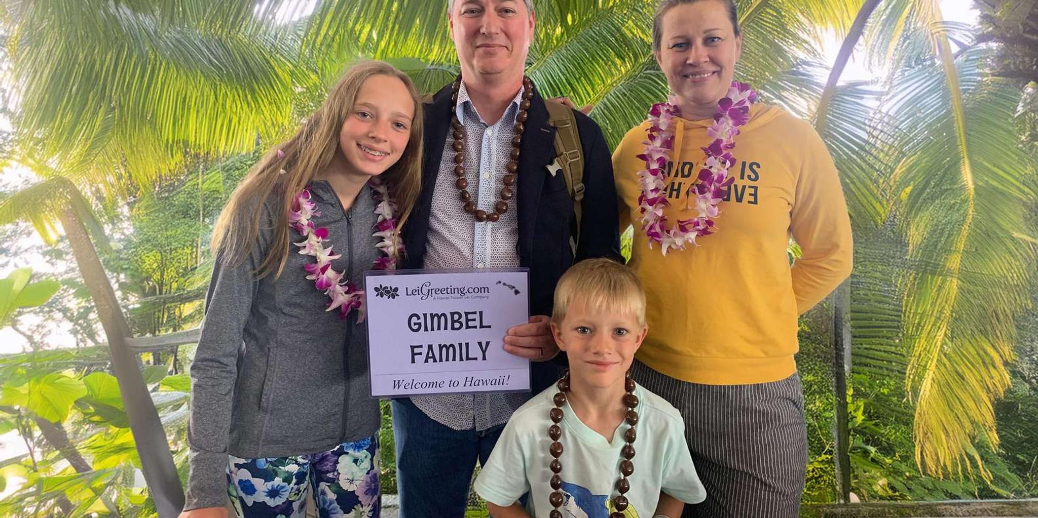 Maui Airport Lei Greeting - Image 2