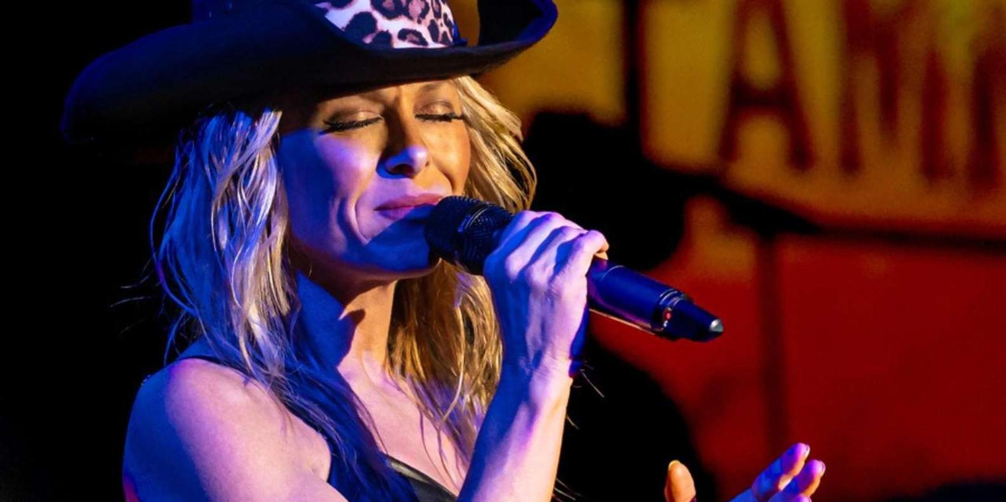 Branson Country Hits Show - Image 5