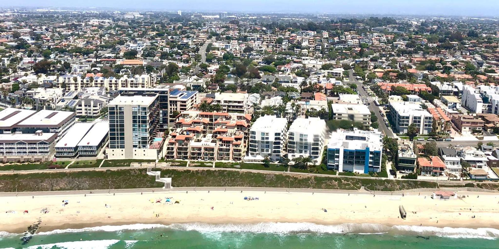 Los Angeles Helicopter Tour of the Coastline - Image 3