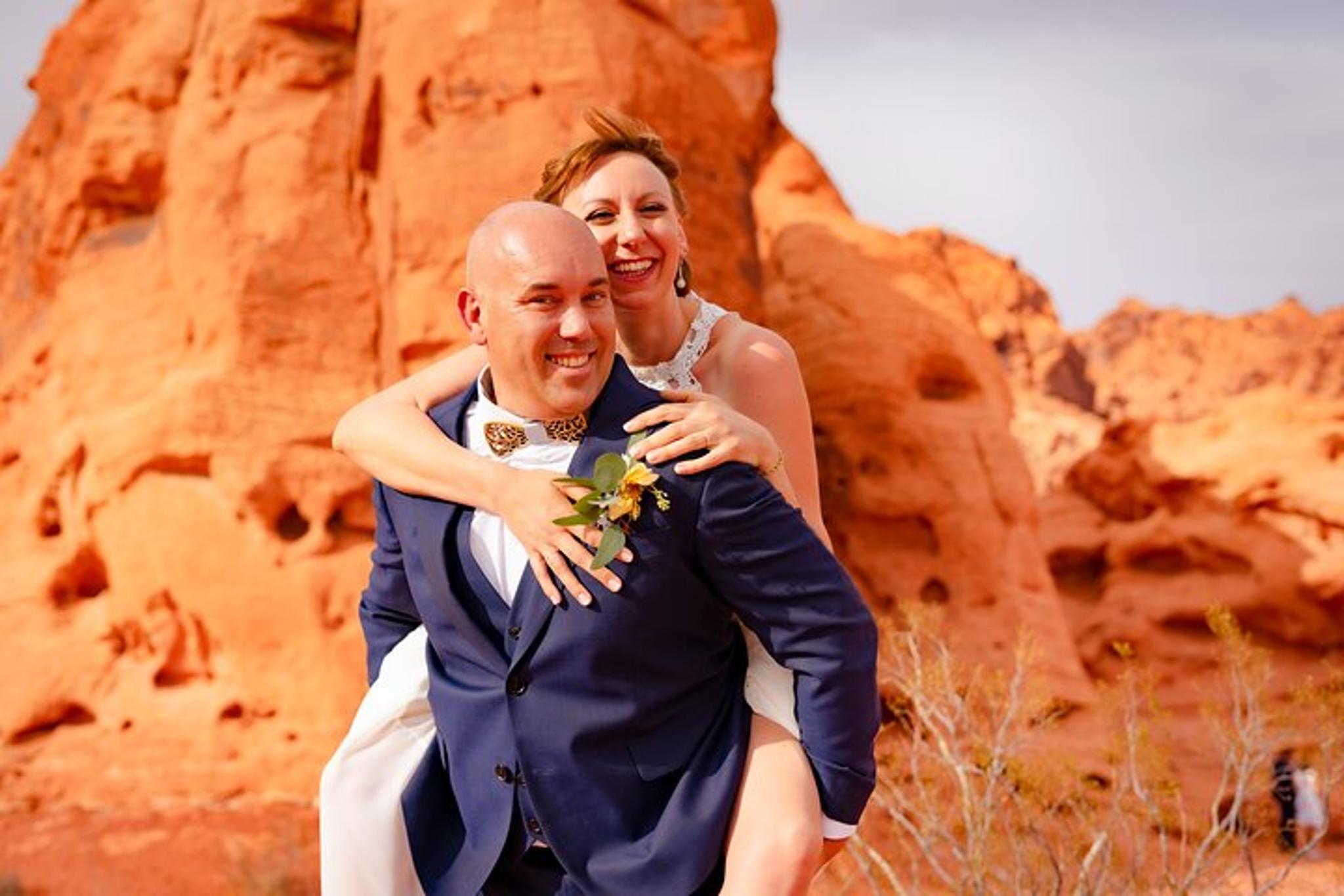 Las Vegas Valley of Fire Wedding Ceremony - Image 2
