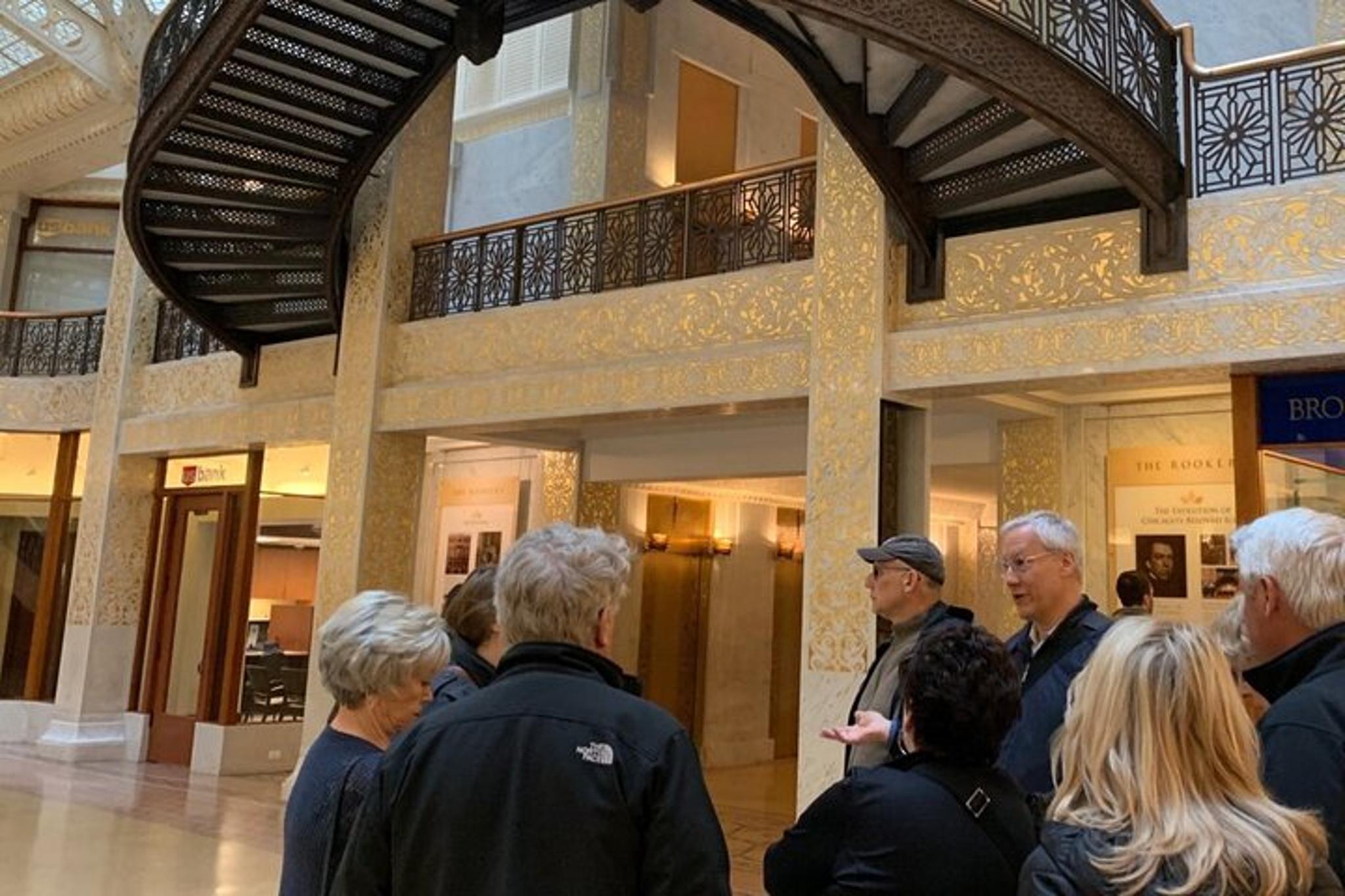 Chicago Walking Tour of the Loop - Image 5