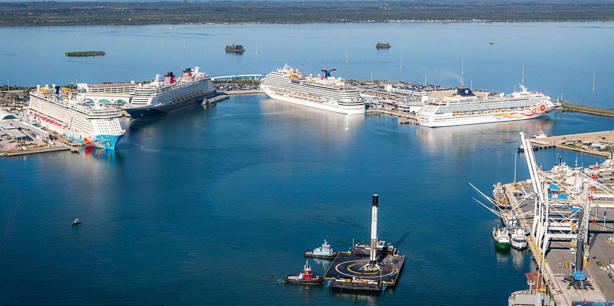 Port Canaveral Helicopter Tour over Kennedy Space Center 35 min - Image 2