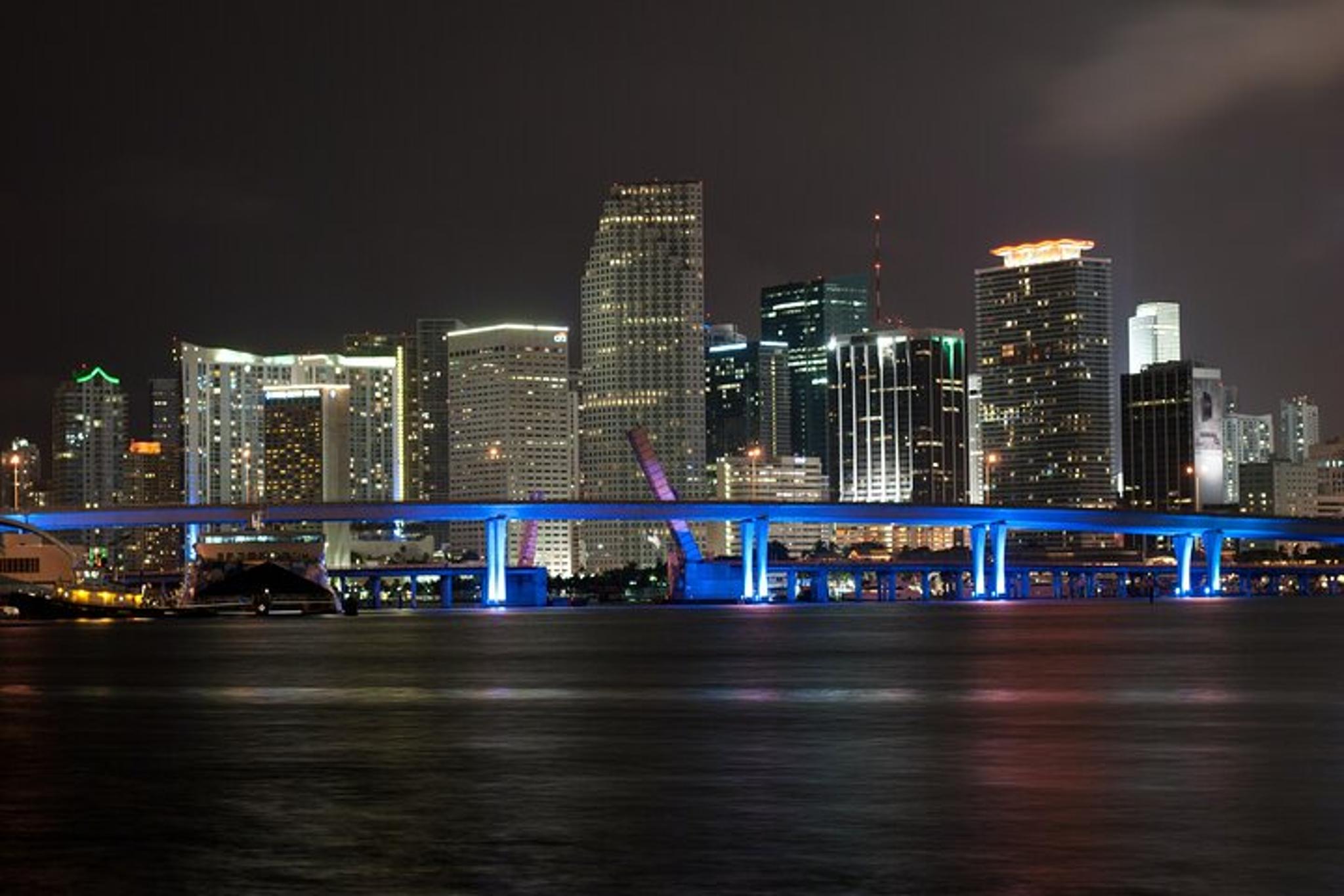 Miami Party Cruise for Adults with Drinks - Image 4