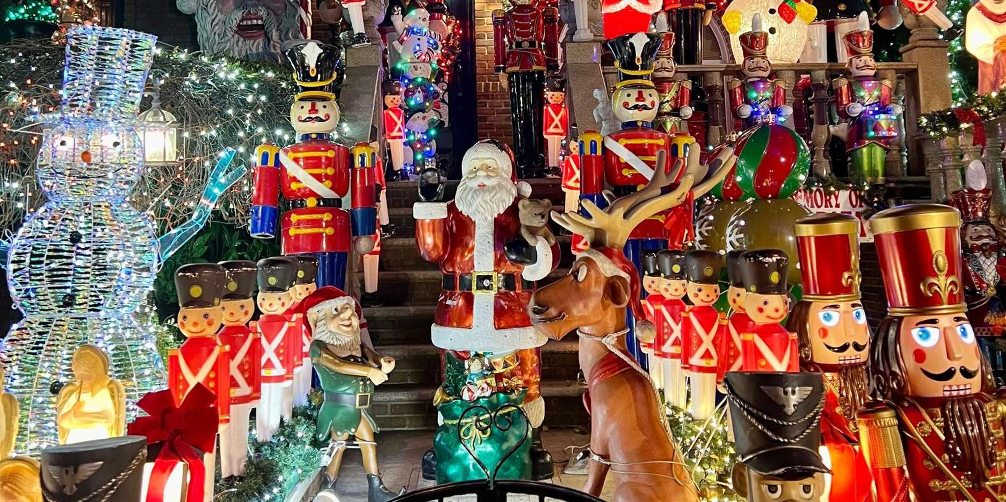 New York City Dyker Heights Christmas Walking Tour