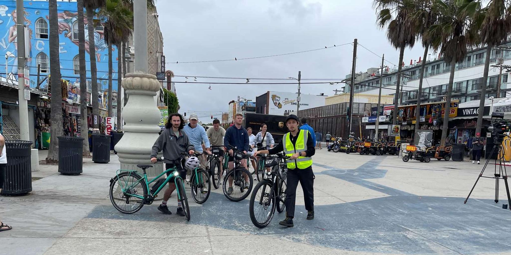 Santa Monica and Venice Beach Bike Tour - Image 2