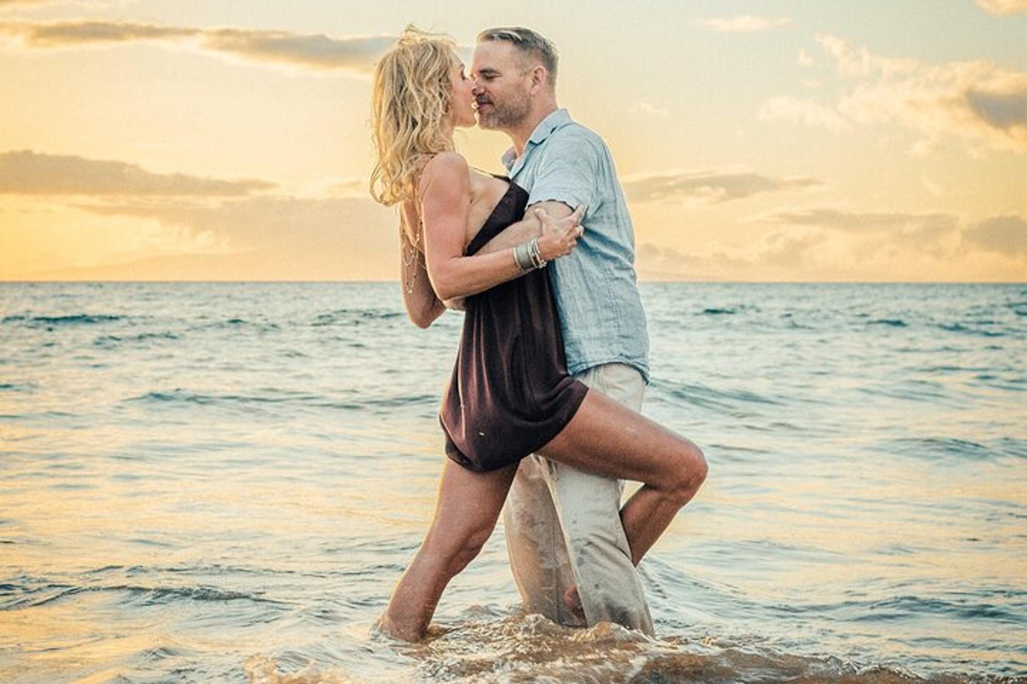 Maui Romantic Photoshoot - Image 3