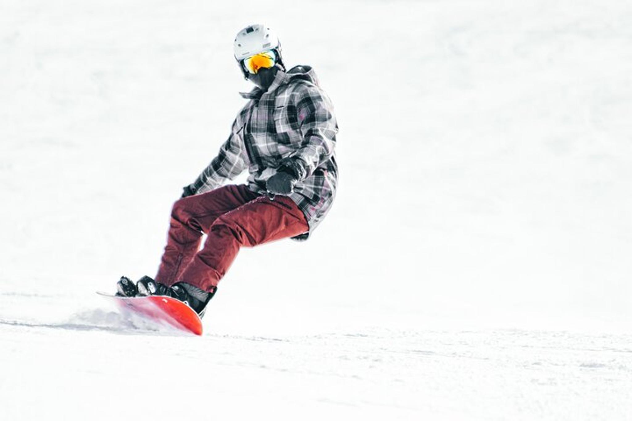 Breckenridge Snowboard Rental Packages - Image 2