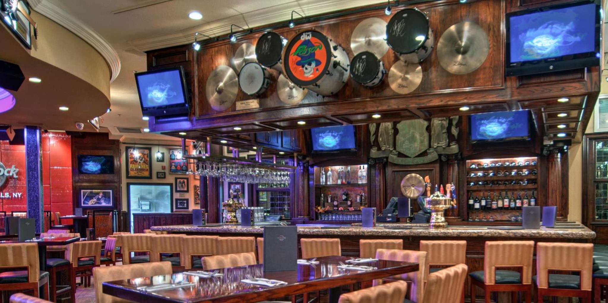 Niagara Falls Hard Rock Cafe Dining Experience - Image 3