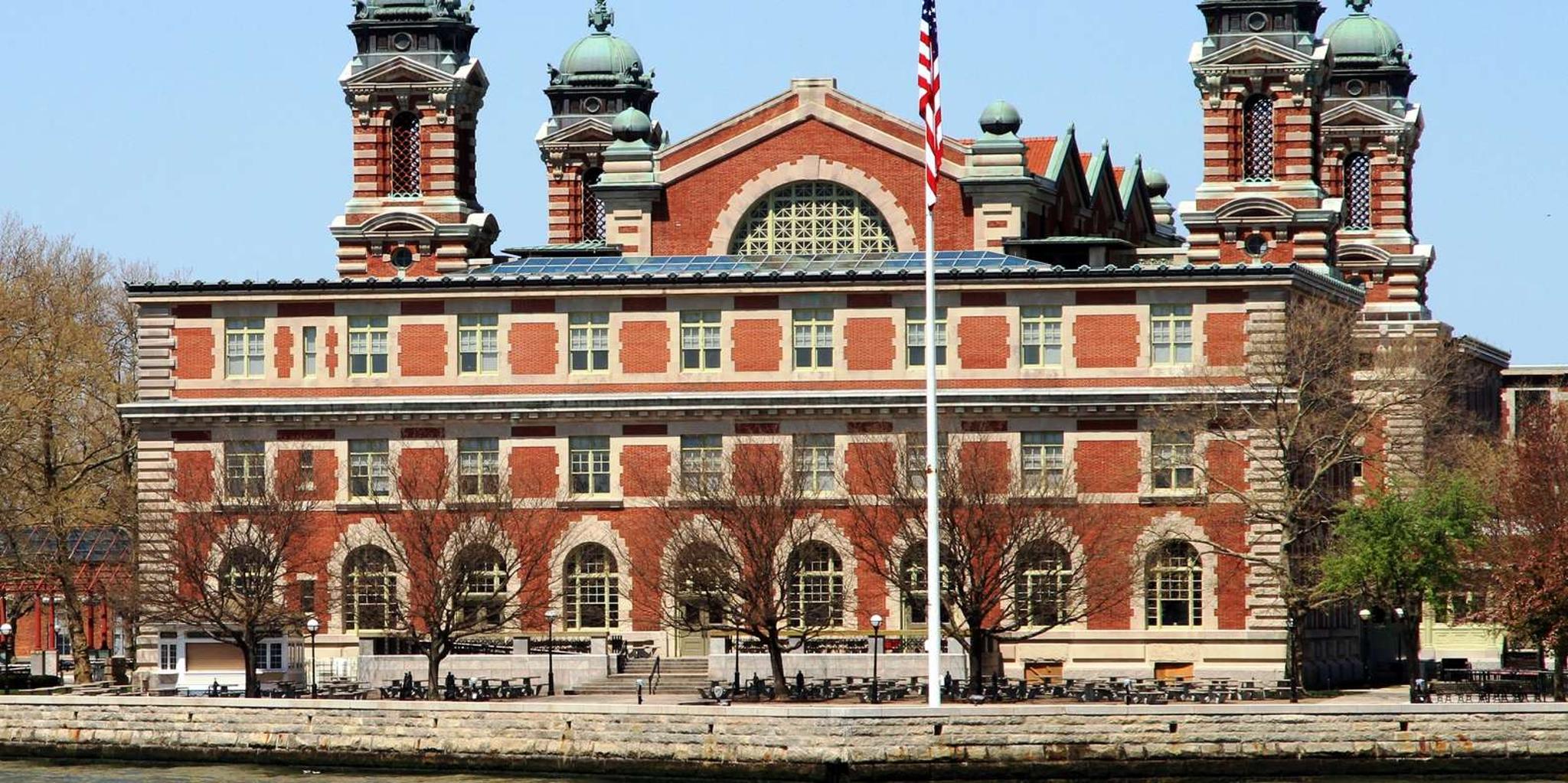 New York Statue of Liberty and Ellis Island Tour - Image 4