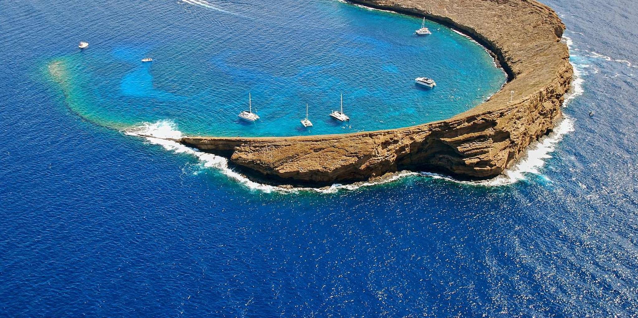 Maui Molokini Snorkel and Performance Sail