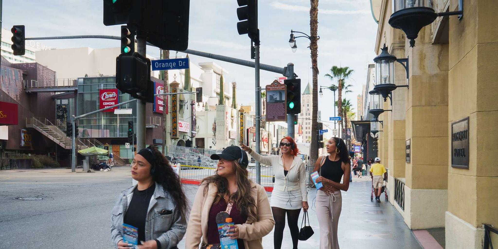 Santa Monica Los Angeles Tour with Iconic Stops