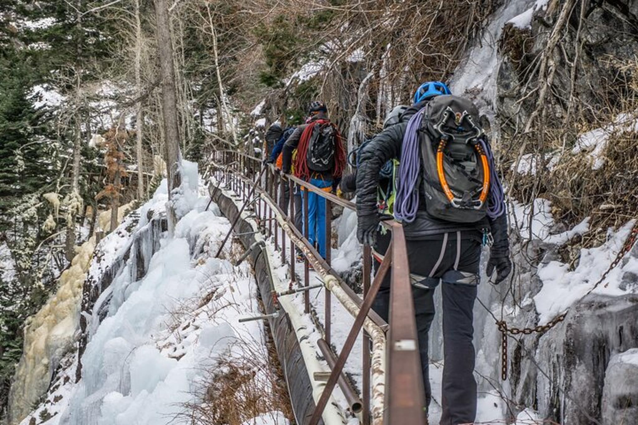 Ouray Ice Climbing Adventure - Image 3