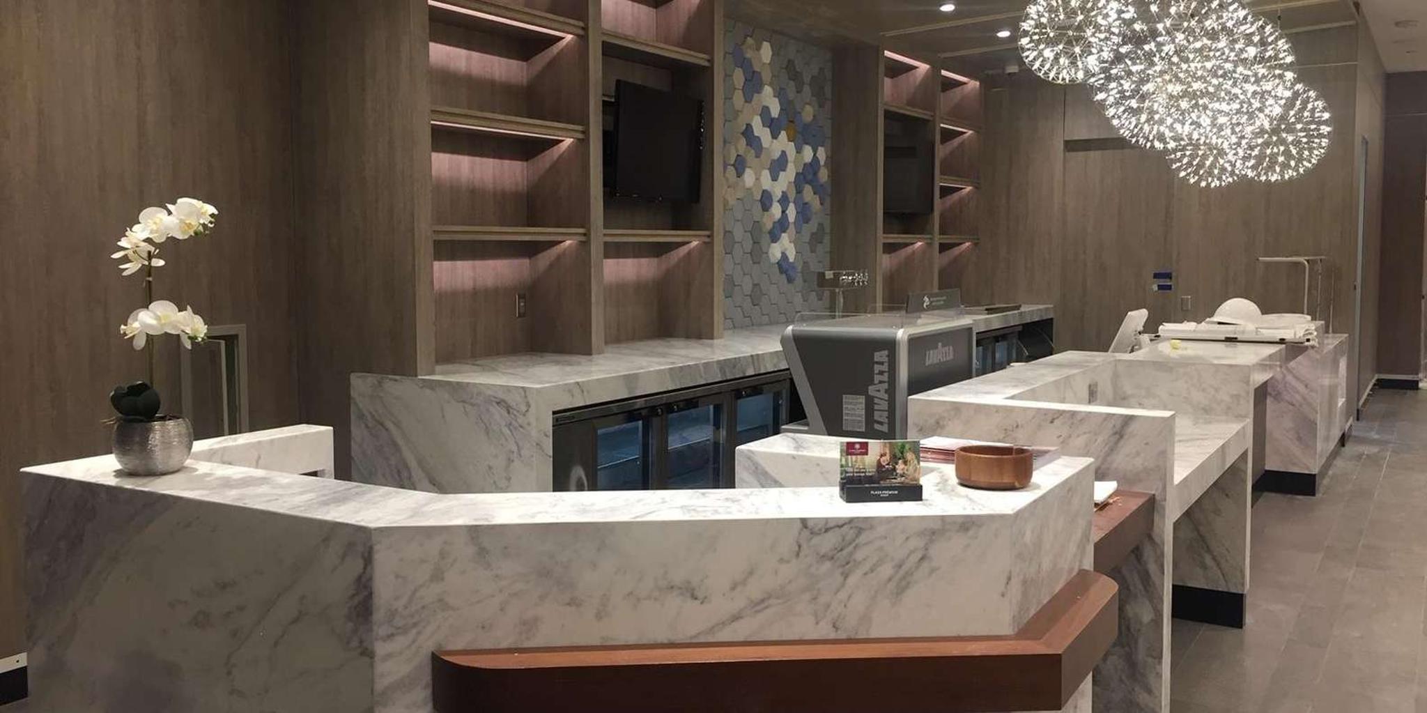 Dallas Fort Worth Airport Lounge Entry - Image 5