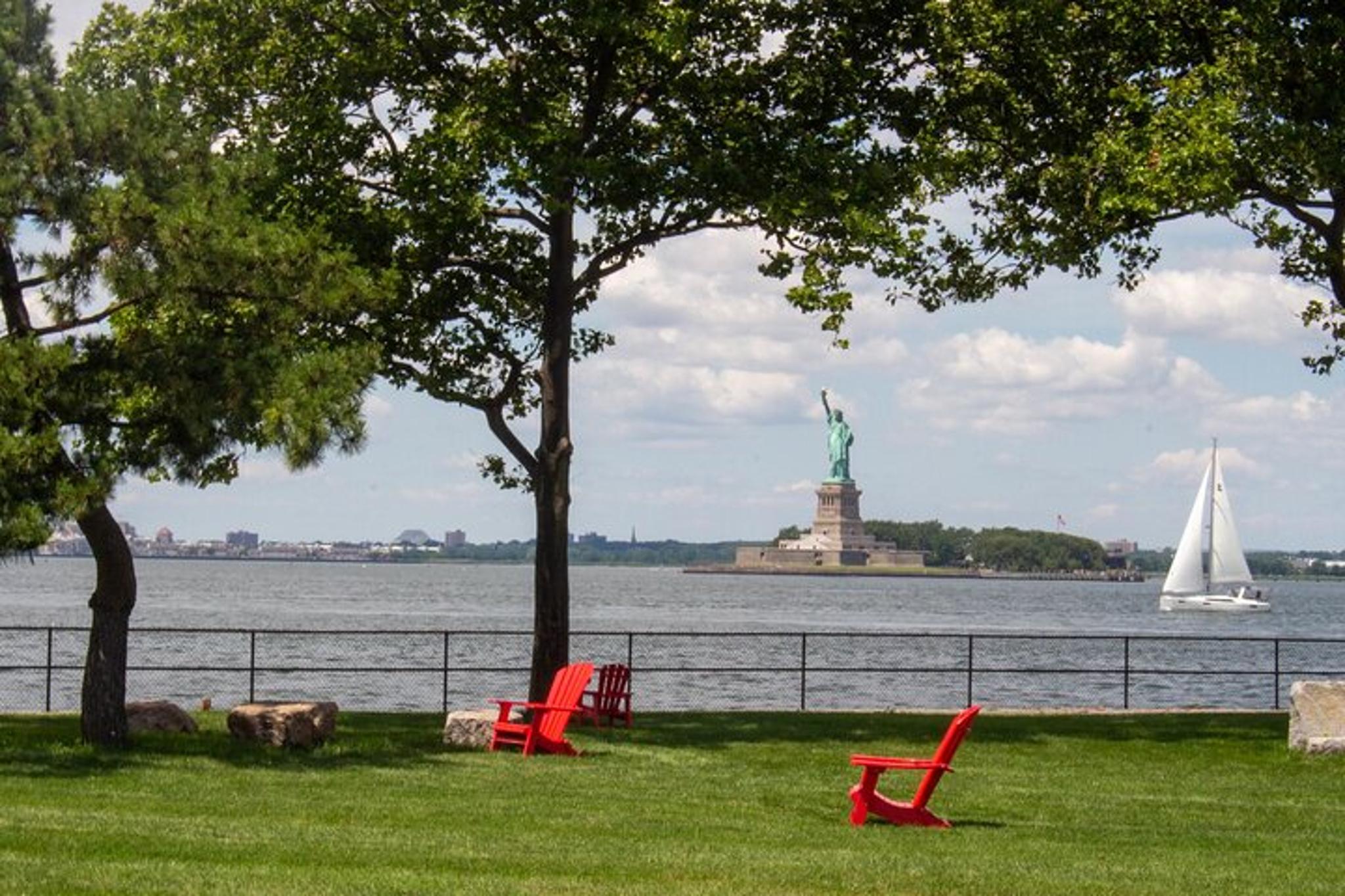 New York City Biking Tour of Governors Island - Image 4