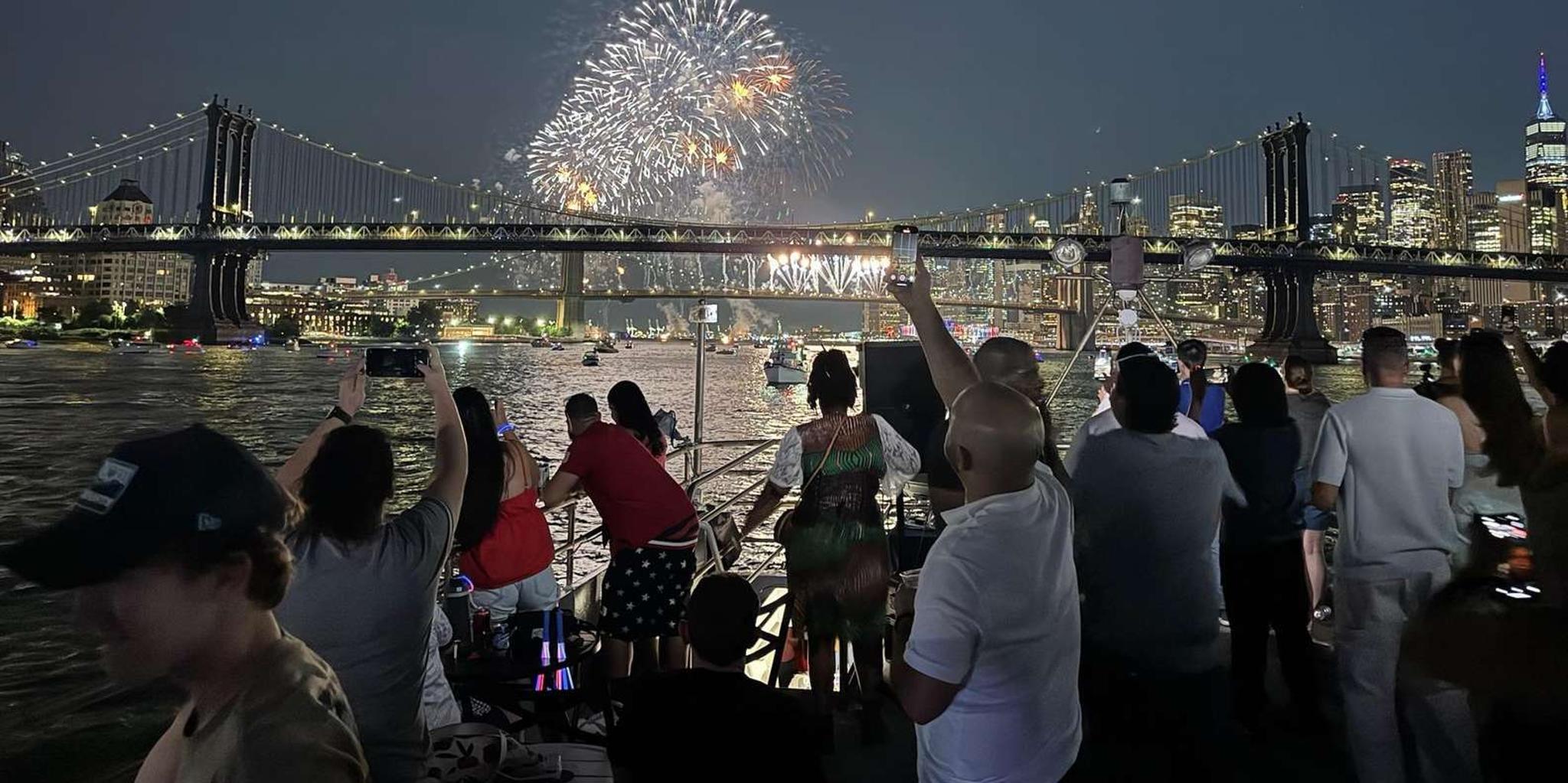 New York City Sunset Boat Tour - Image 4