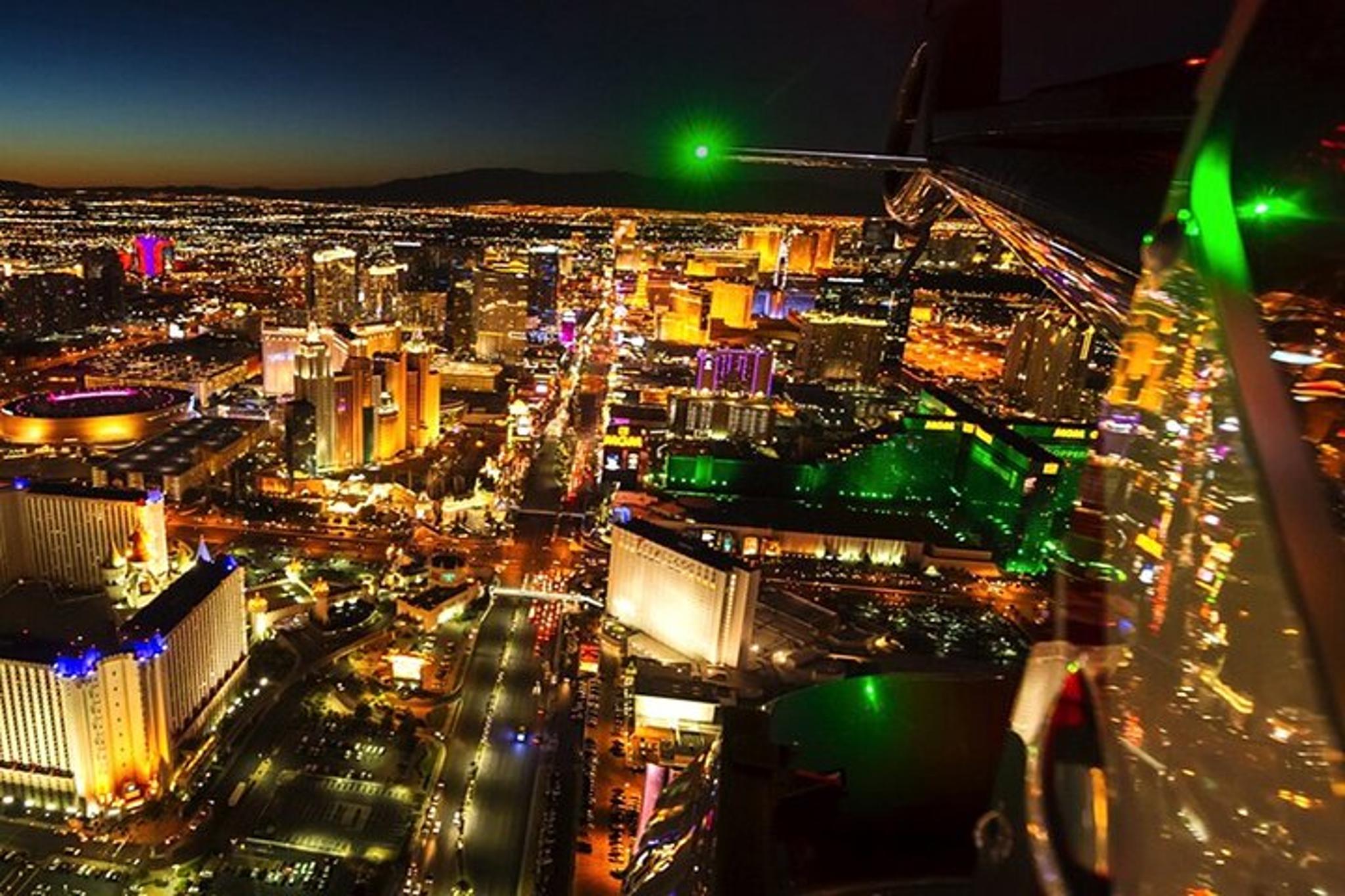 Las Vegas Night View Helicopter Tour 45 Min - Image 3