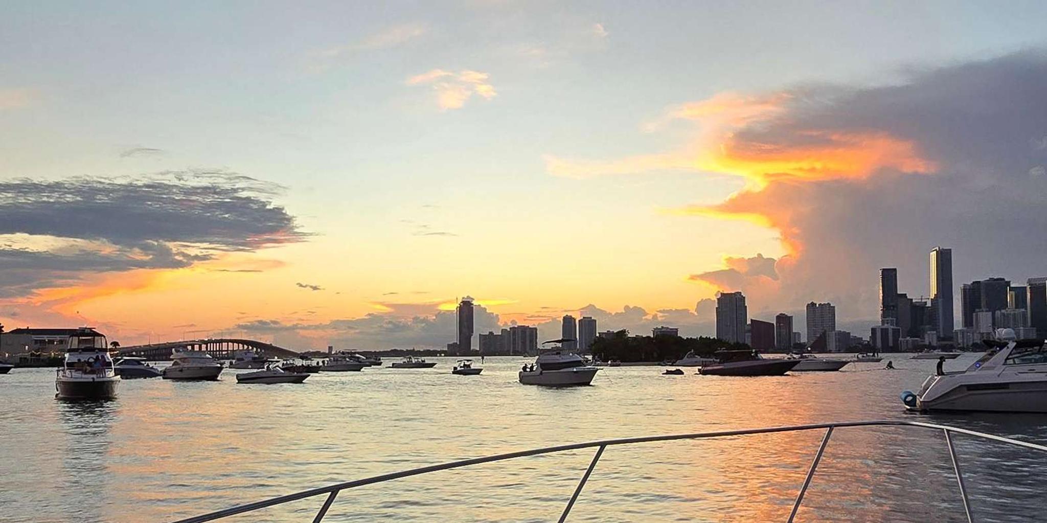 Miami Yacht Cruise Biscayne Bay and Sandbar 4 hr - Image 2