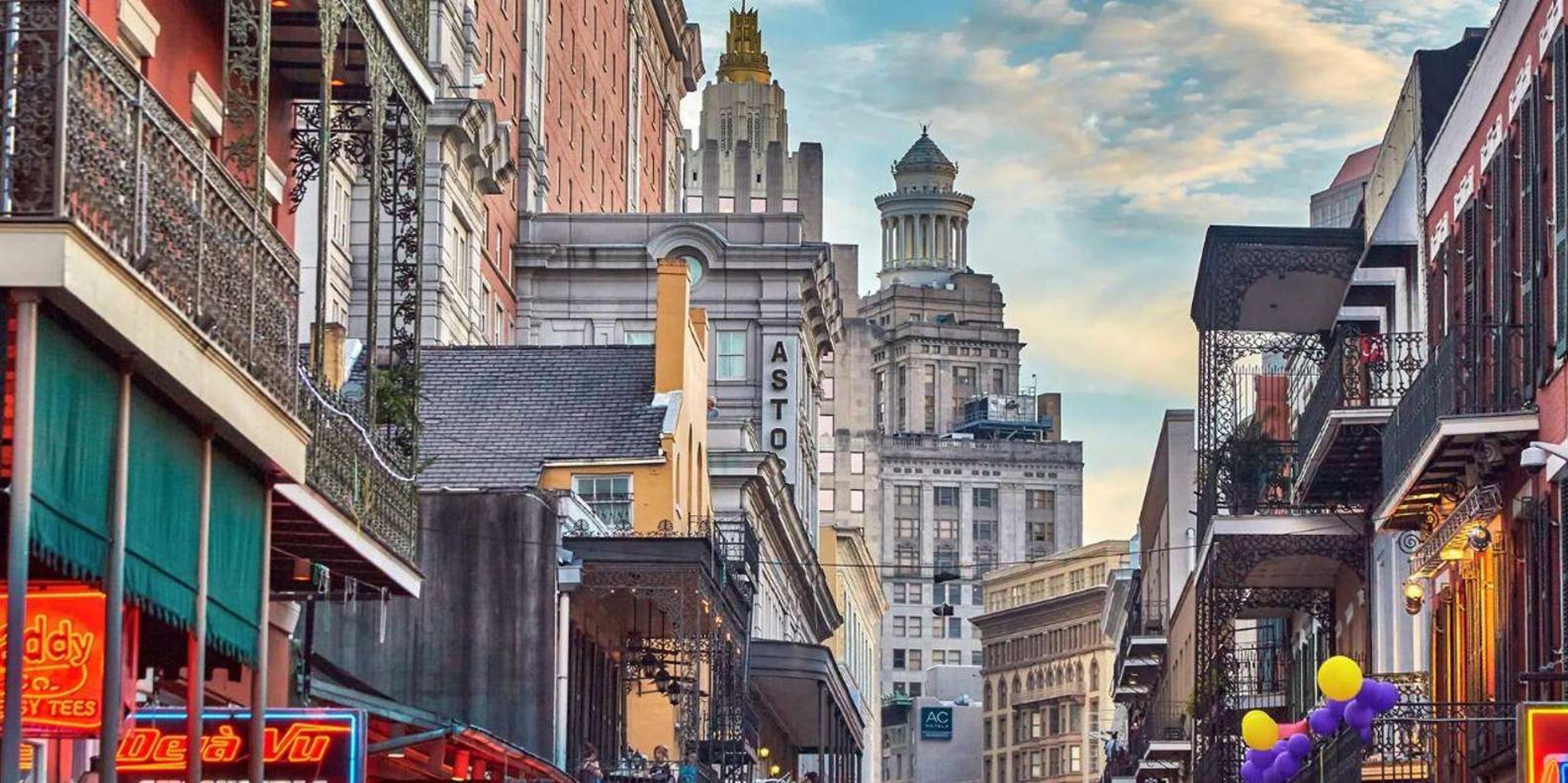 New Orleans Panoramic City Tour with Drink and Souvenir 3 hr - Image 5