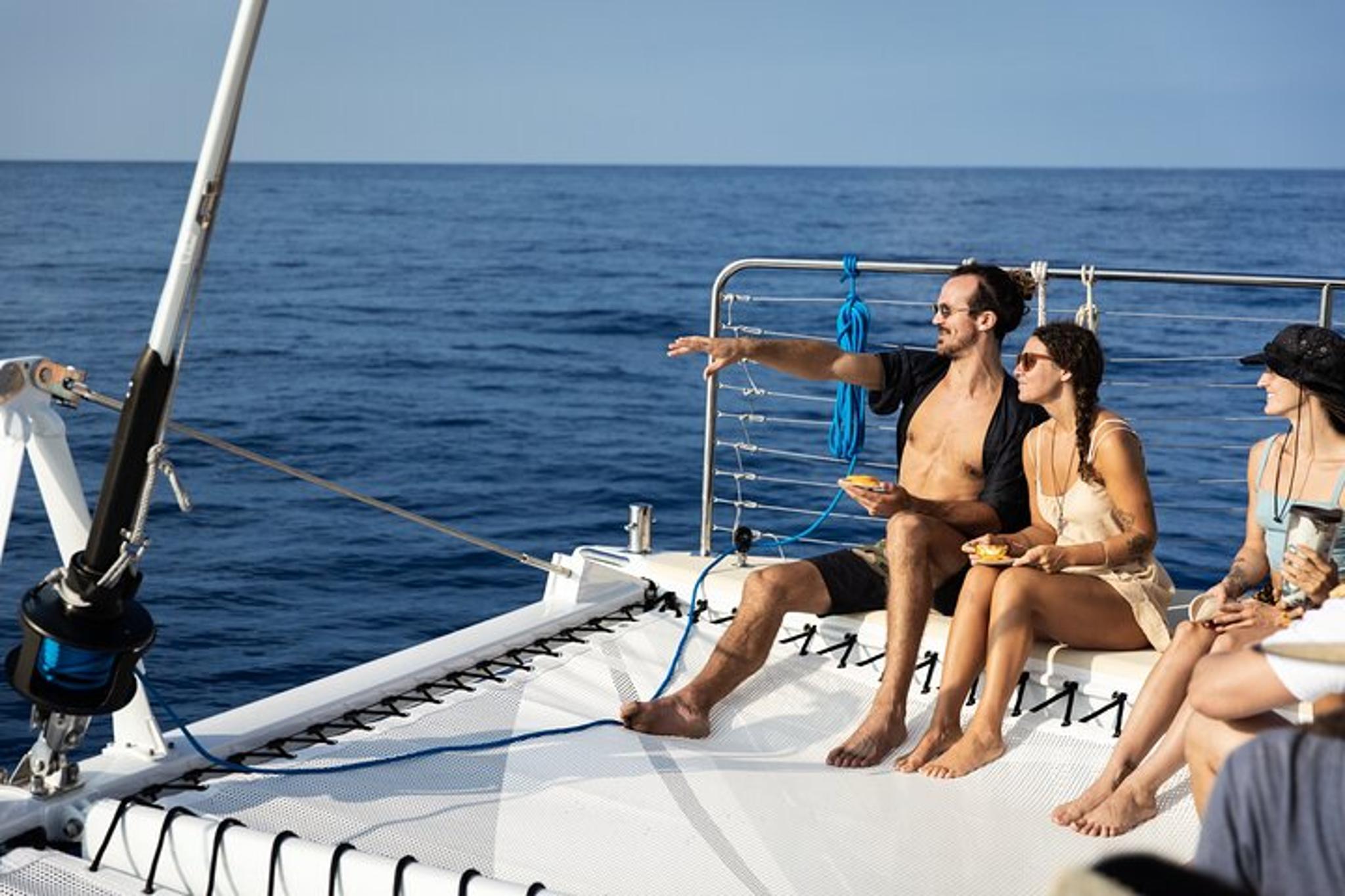 Kona Sail & Snorkel to Captain Cook Monument - Image 5