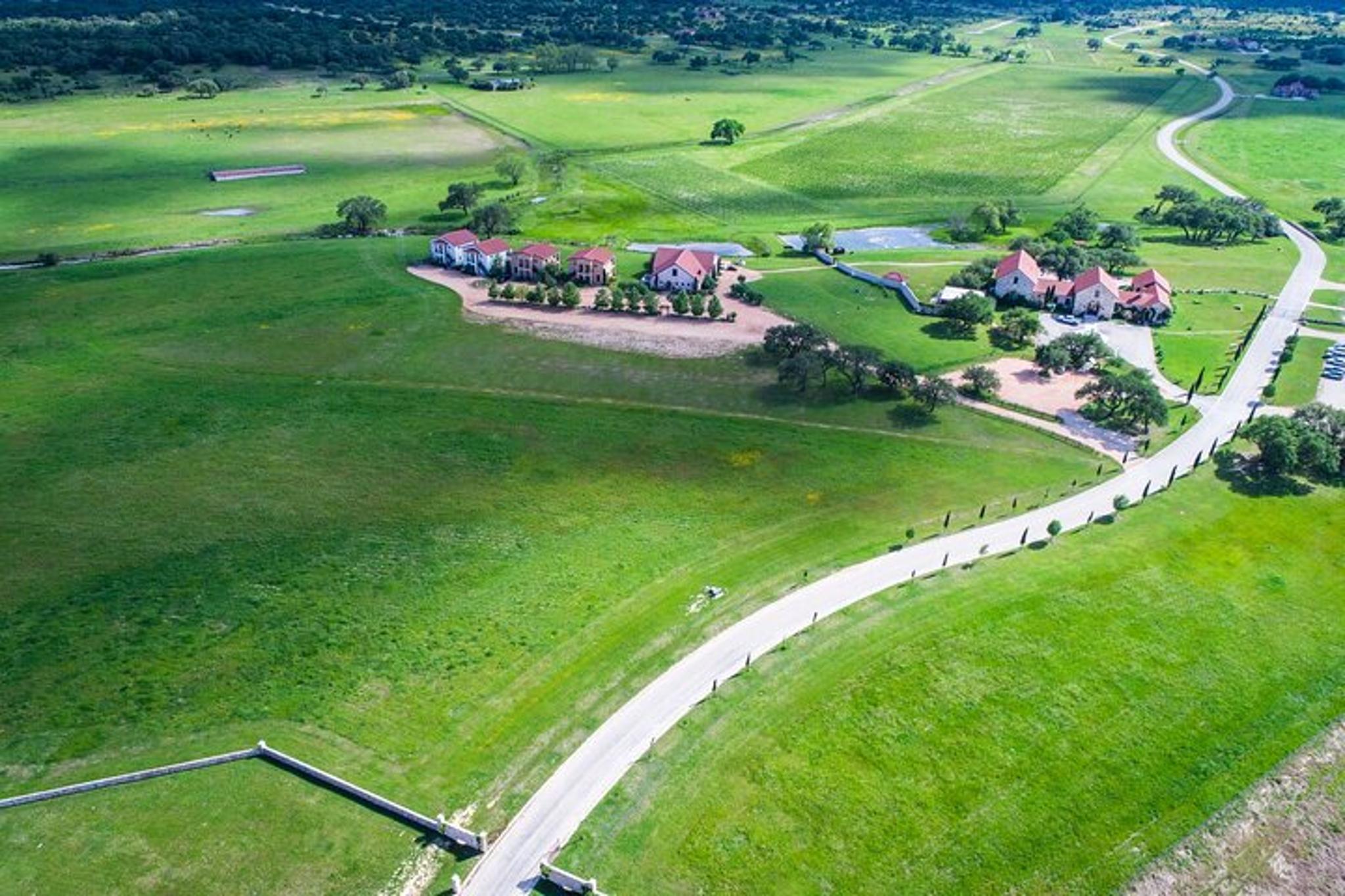 Austin Wine Tour in Texas Hill Country 5 hr - Image 1