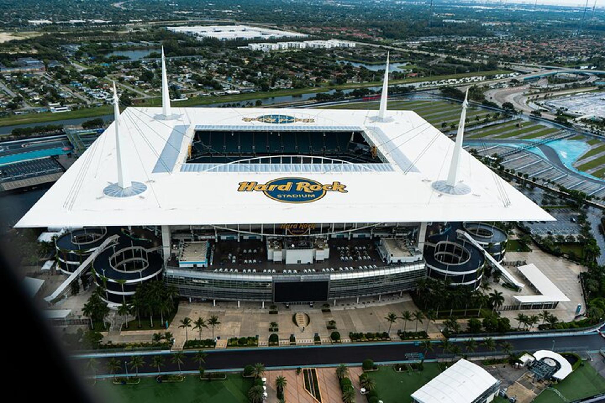 Miami Helicopter Tour Hard Rock and Beach 30 min - Image 4