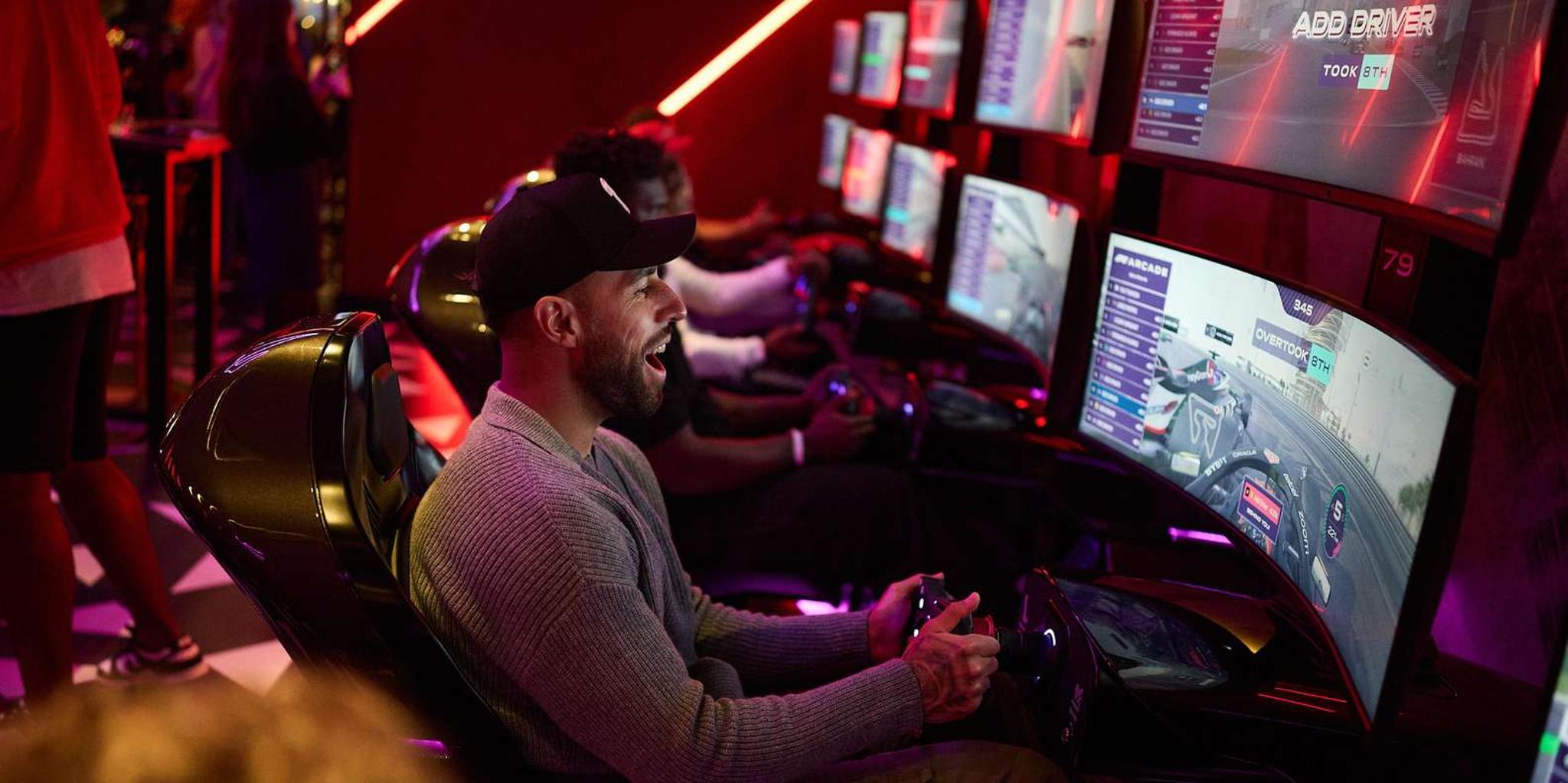 Las Vegas F1 Arcade Simulator Racing Experience - Image 5