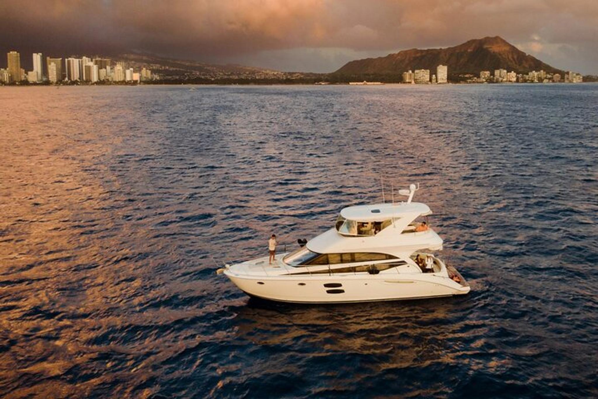 Waikiki Sunset Cruise - Image 5