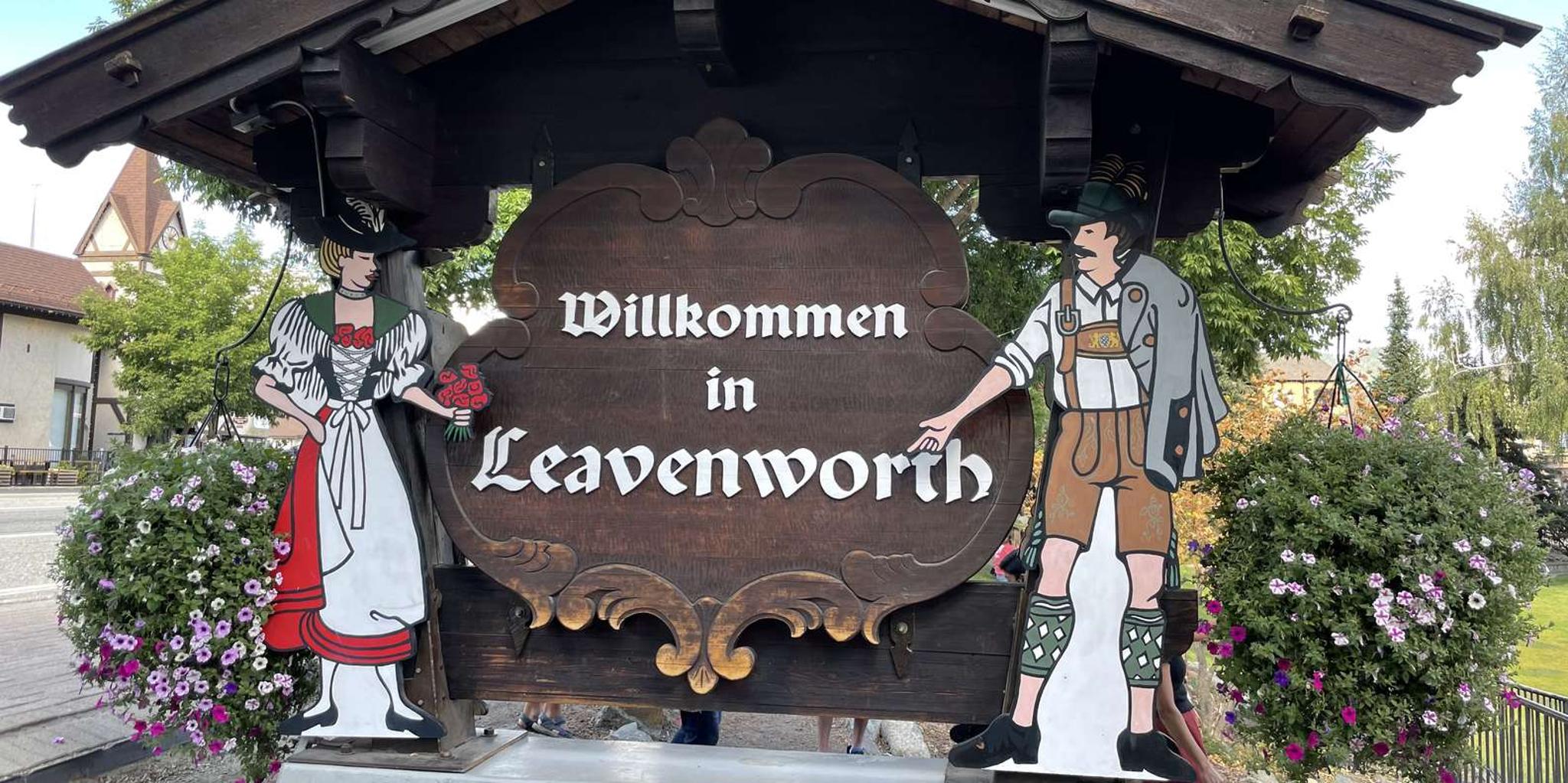 Seattle Leavenworth Tour via Cascade Mountains