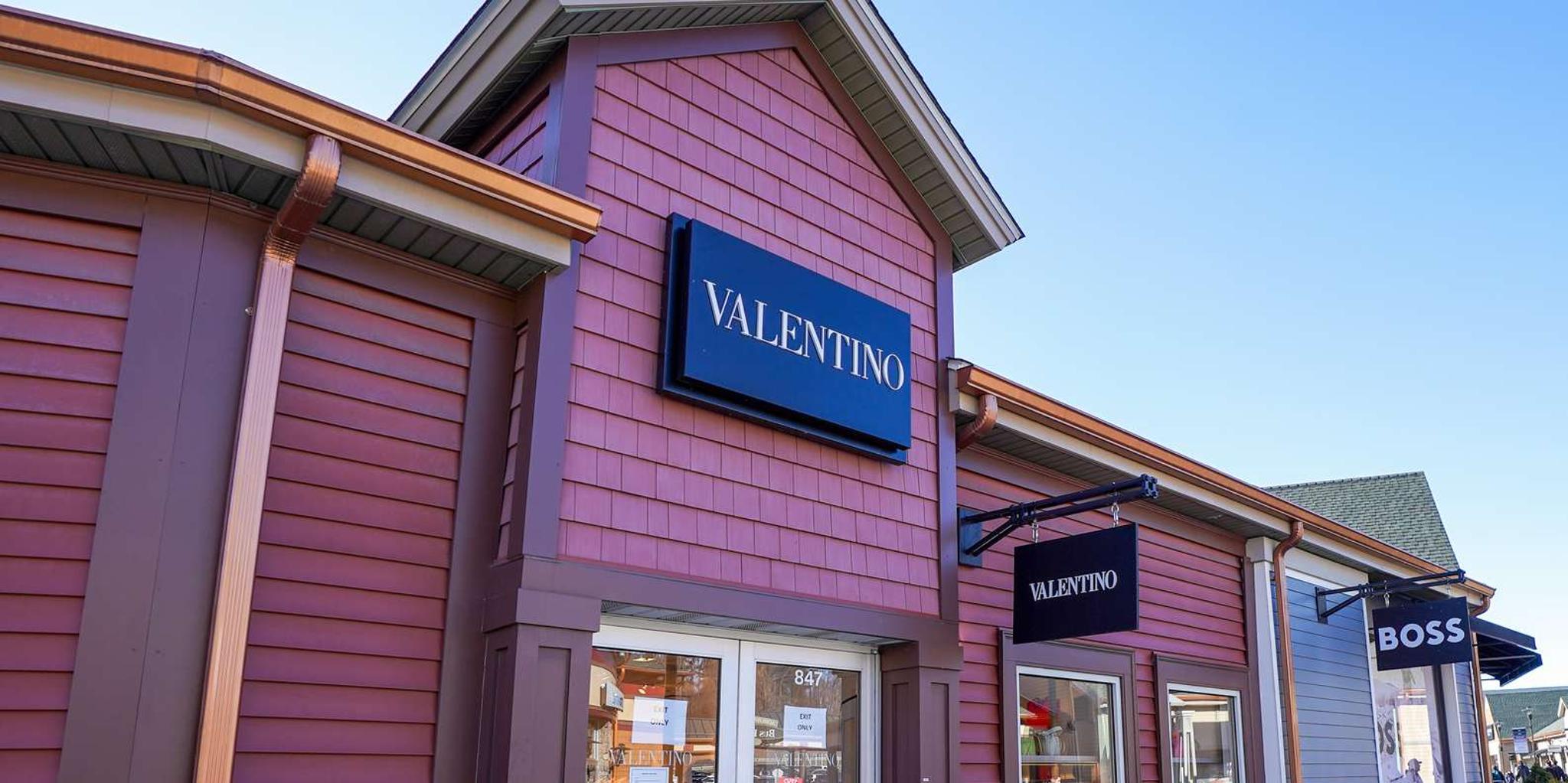 New York Woodbury Common Shopping Tour - Image 4